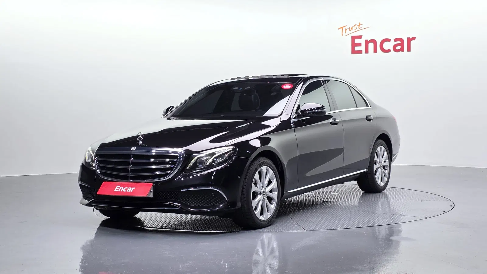 Mercedes-Benz Classe E E220d 4MATIC Exclusive (W213) 2018 — photo 1 sur 33
