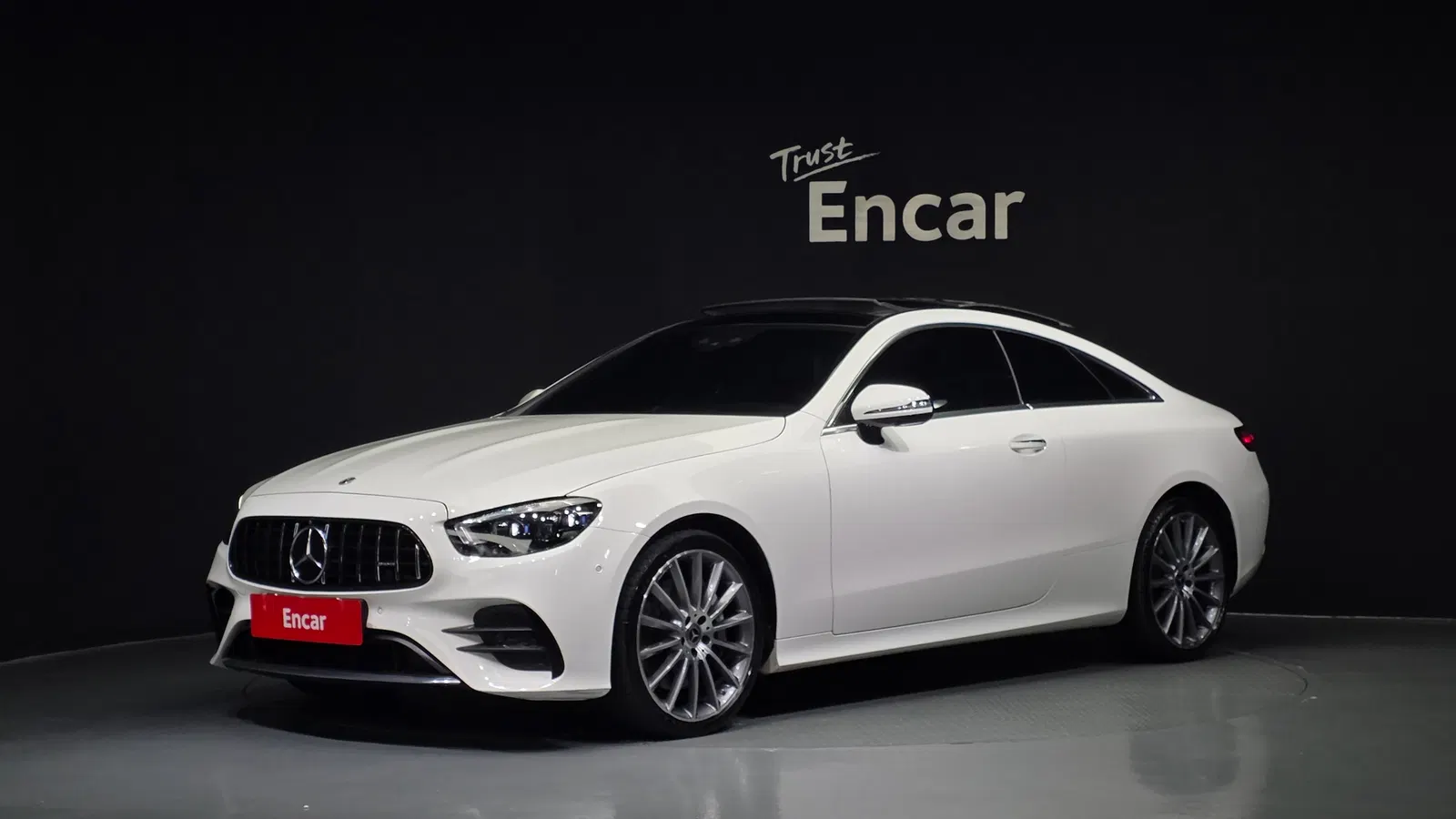 Mercedes-Benz Classe E E450 4MATIC Coupé (W213) 2022 — photo 1 sur 20