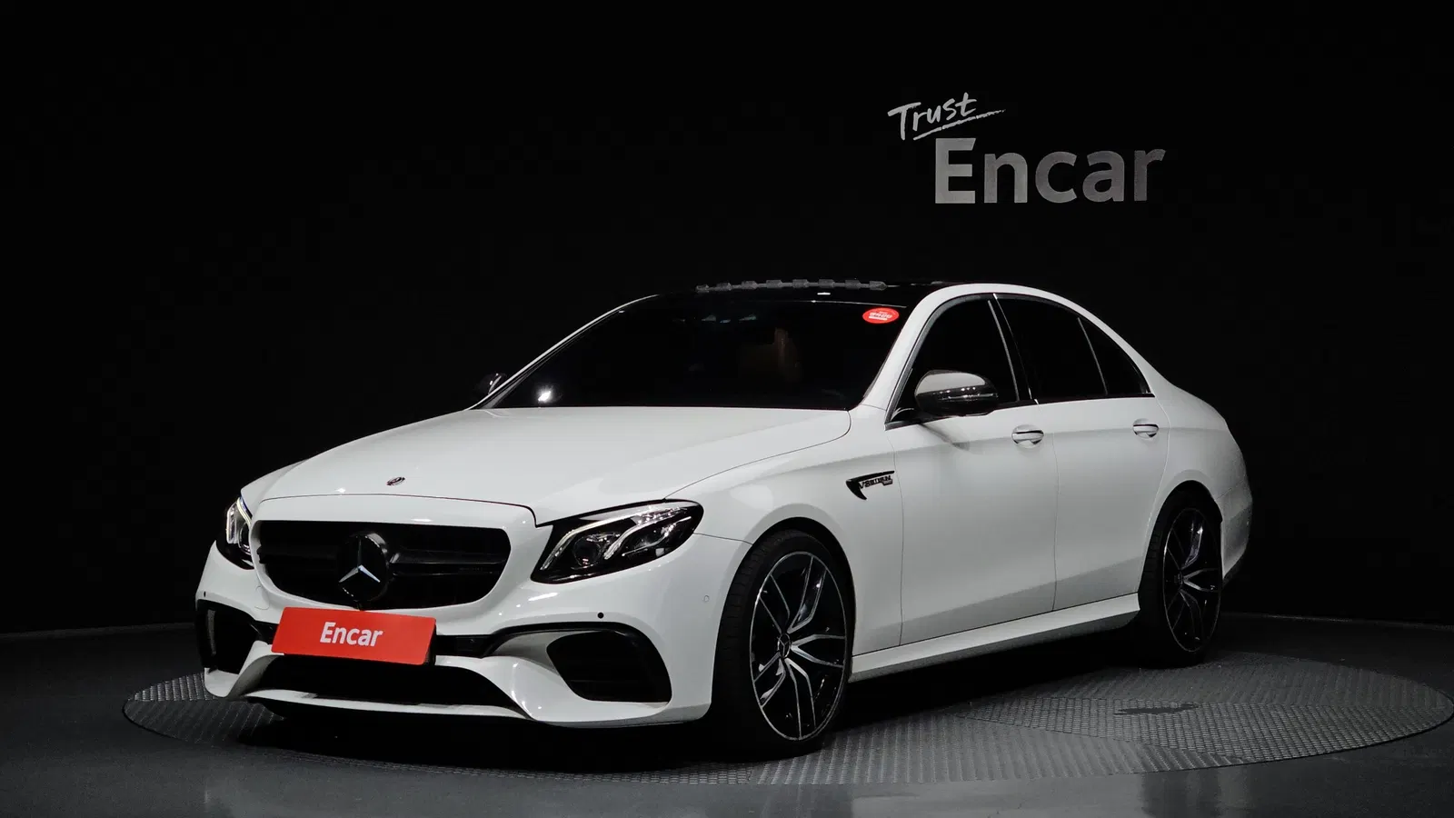 Mercedes-Benz Classe E AMG Line · E300 4MATIC (W213) 2018 — photo 1 sur 26