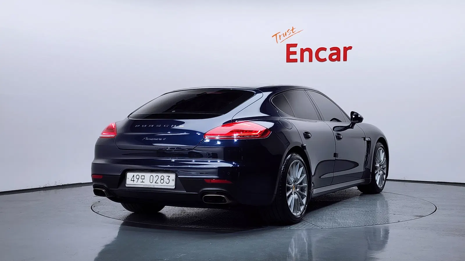 Porsche Panamera 3.6 2WD Edition 2016 — photo 1 sur 37