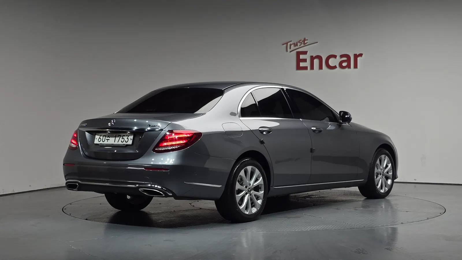 Mercedes-Benz Classe E E300 4MATIC Exclusive (W213) 2018 — photo 1 sur 34