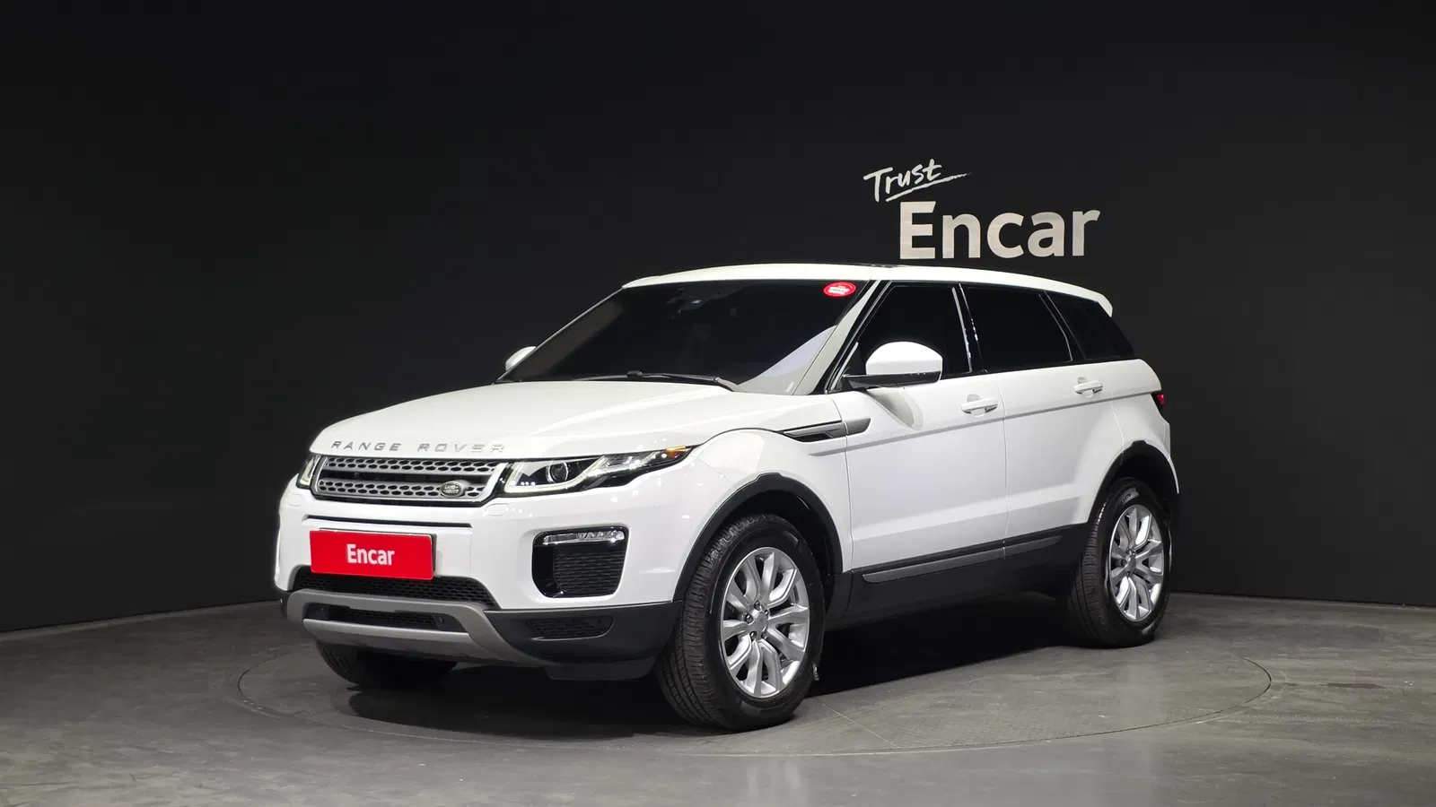Land Rover Range Rover Evoque 2.0 TD4 SE 2018 — photo 1 sur 20