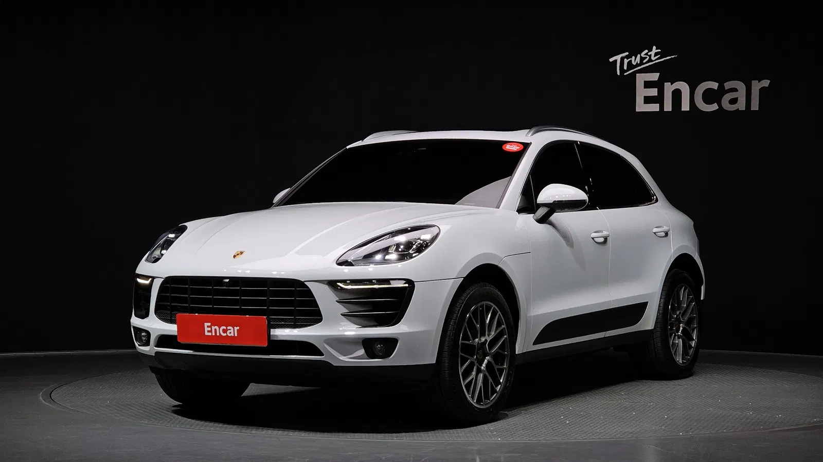 Porsche Macan 2.0 2018 — photo 1 sur 38