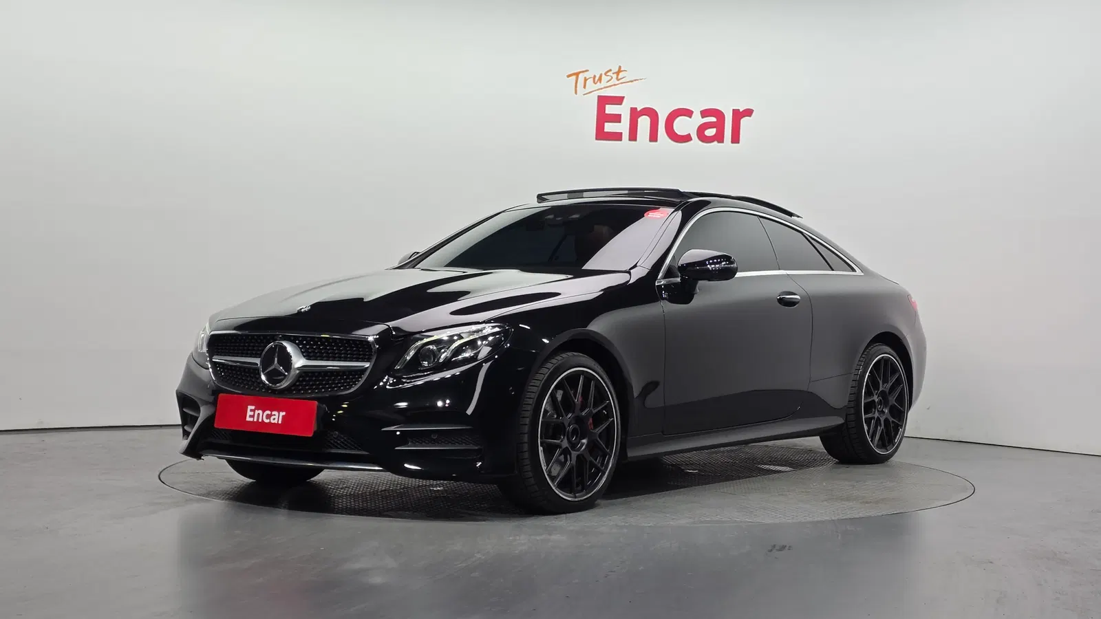 Mercedes-Benz Classe E E400 4MATIC Coupé (W213) 2017 — photo 1 sur 33