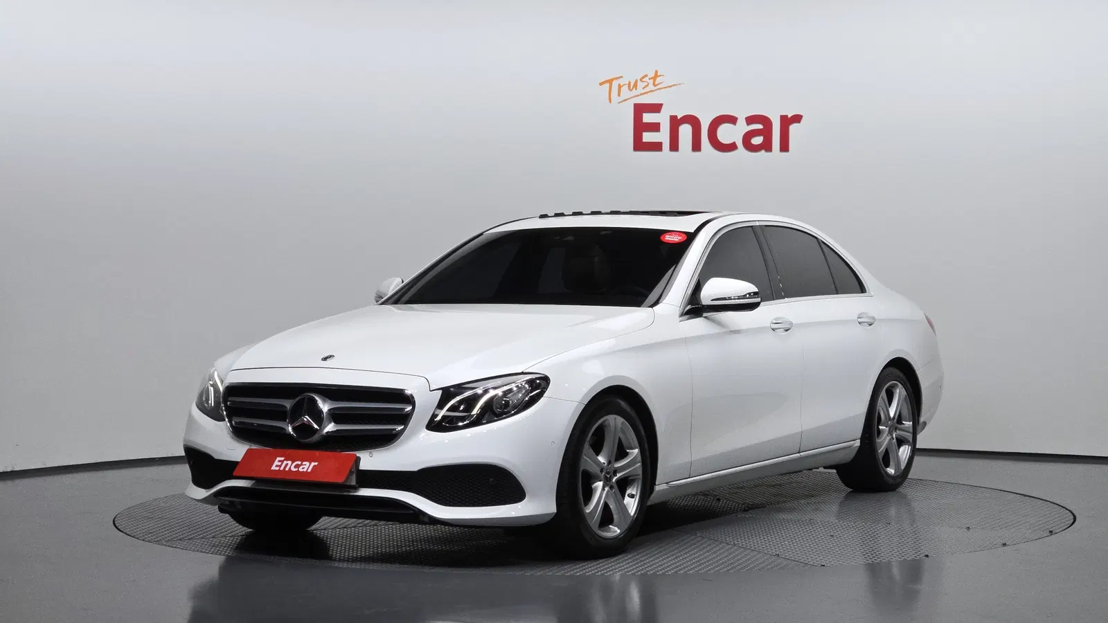 Mercedes-Benz Classe E E200 Avantgarde (W213) 2018 — photo 1 sur 30