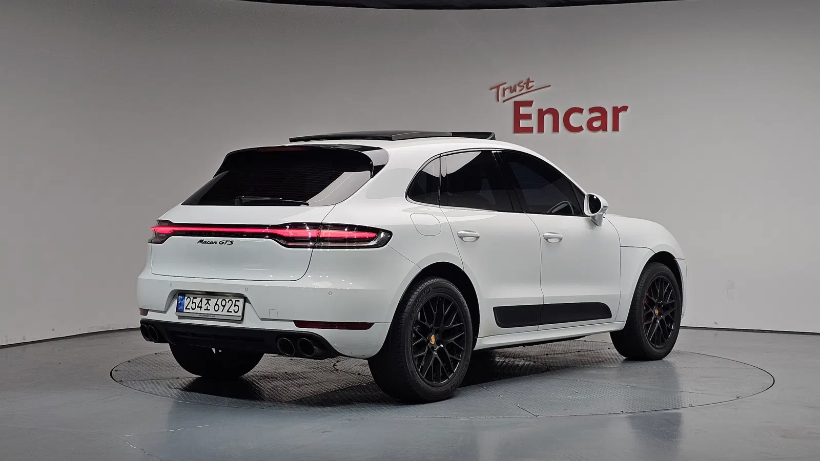 Porsche Macan 3.0 GTS 2018 — photo 1 sur 37