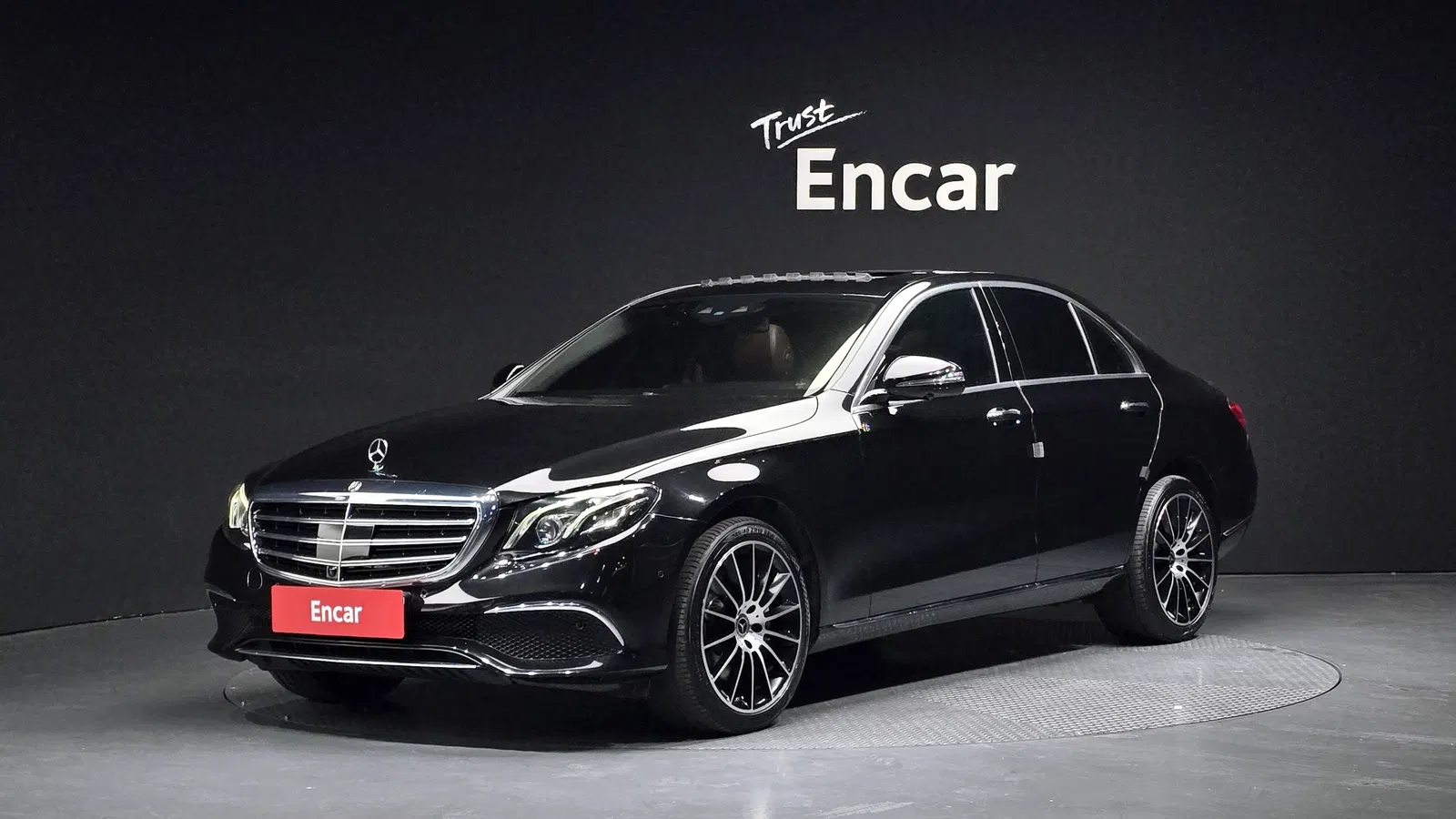 Mercedes-Benz Classe E E300 4MATIC Exclusive (W213) 2019 — photo 1 sur 20