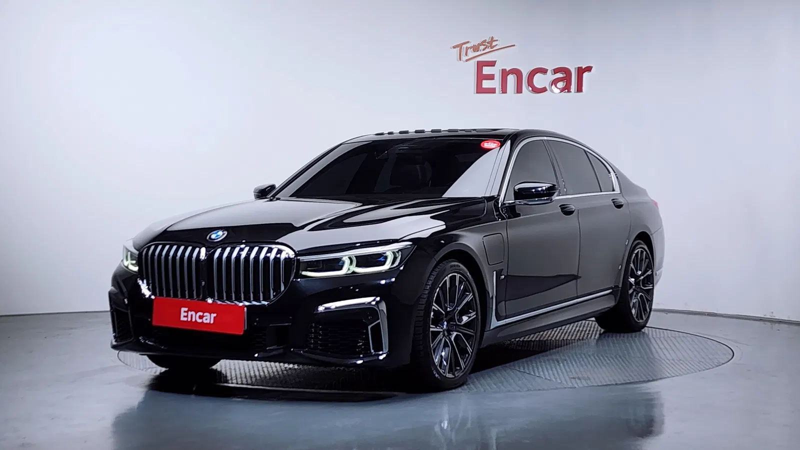 BMW Série 7 (G11) 745e iPerformance M Sport 2020 — photo 1 sur 20