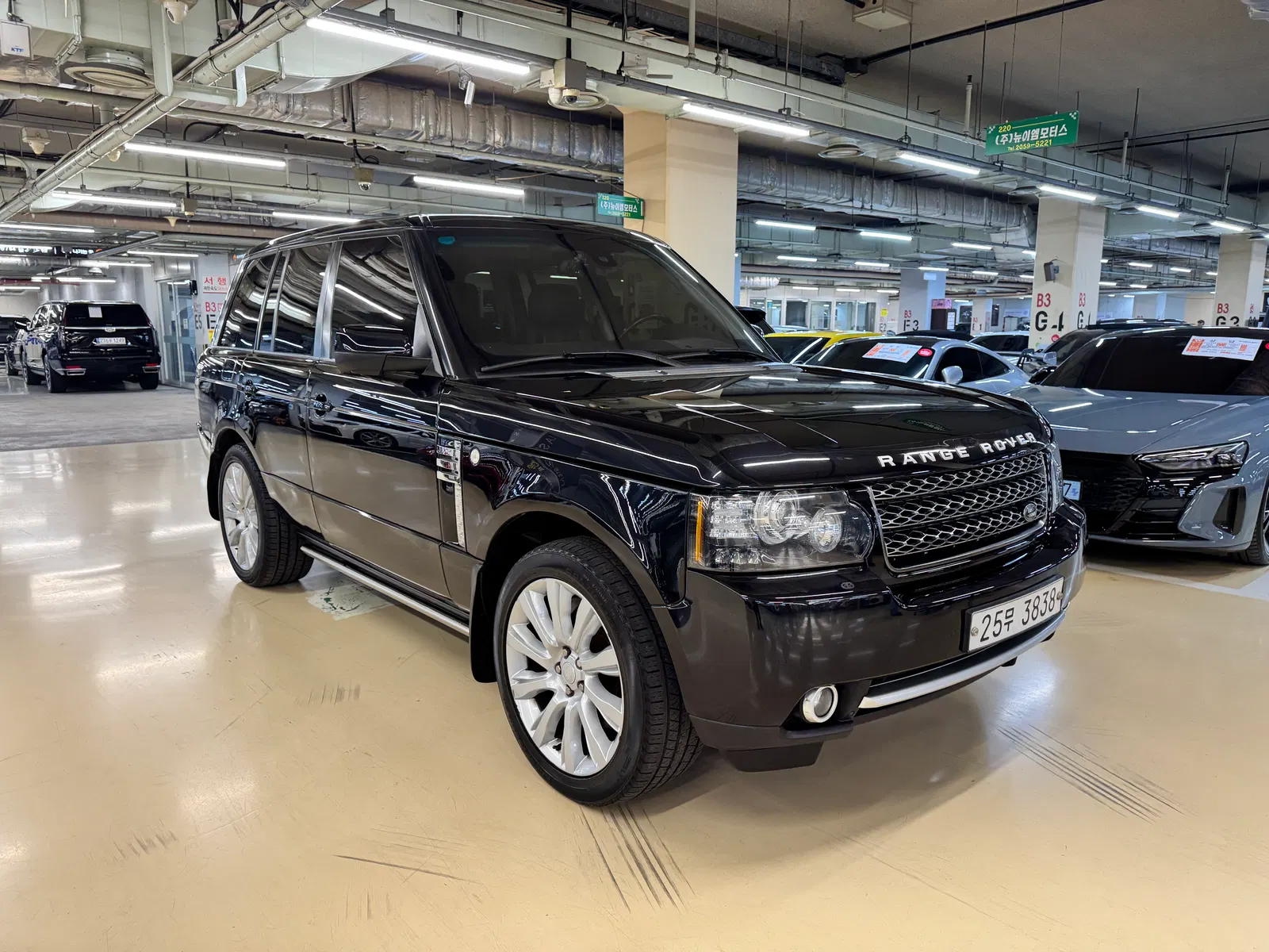 Land Rover Range Rover 4.4 TDV8 Vogue 2012 — photo 1 sur 17