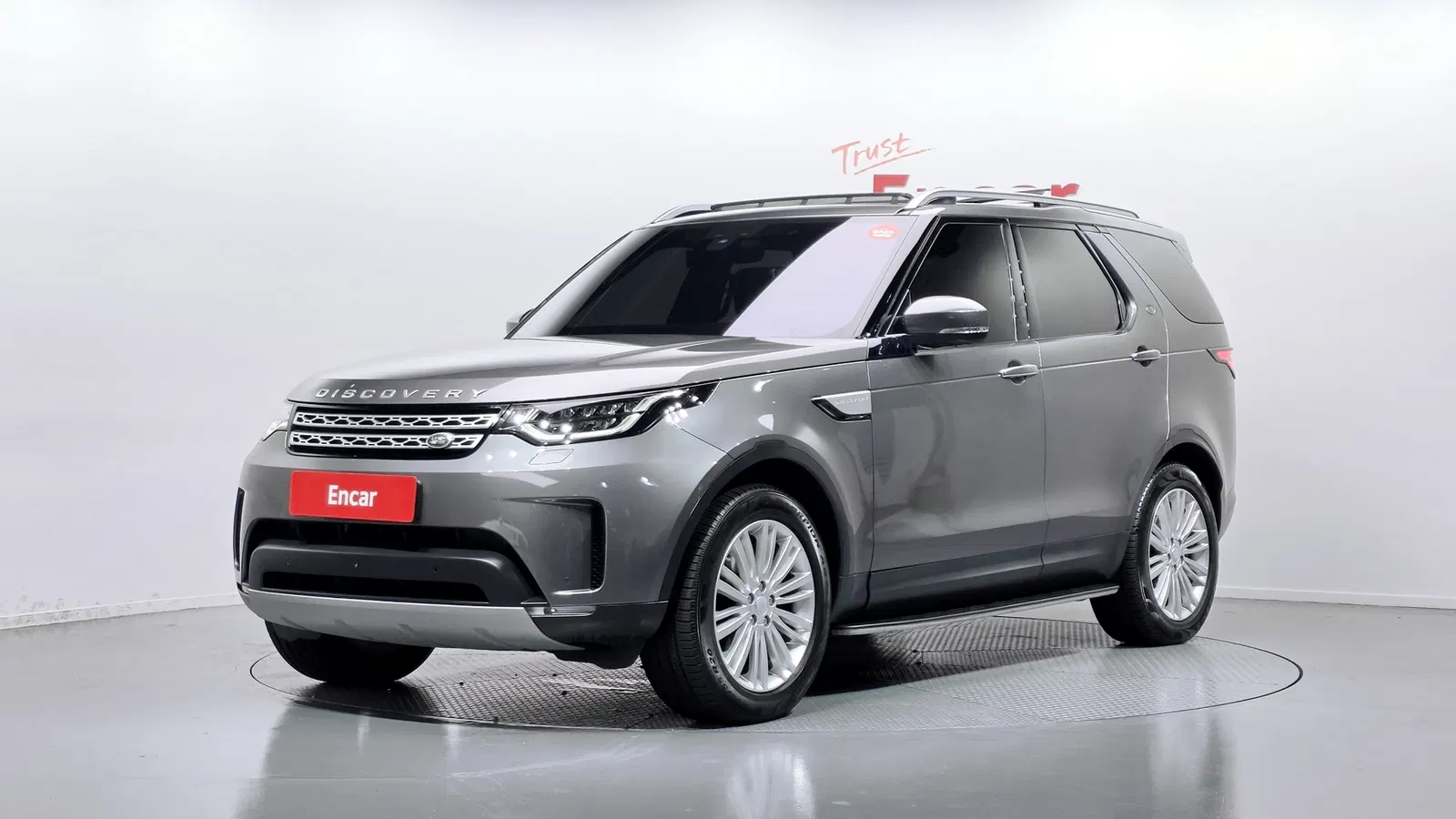 Land Rover Discovery 5 3.0 TD6 HSE Luxury 2018 — photo 1 sur 20