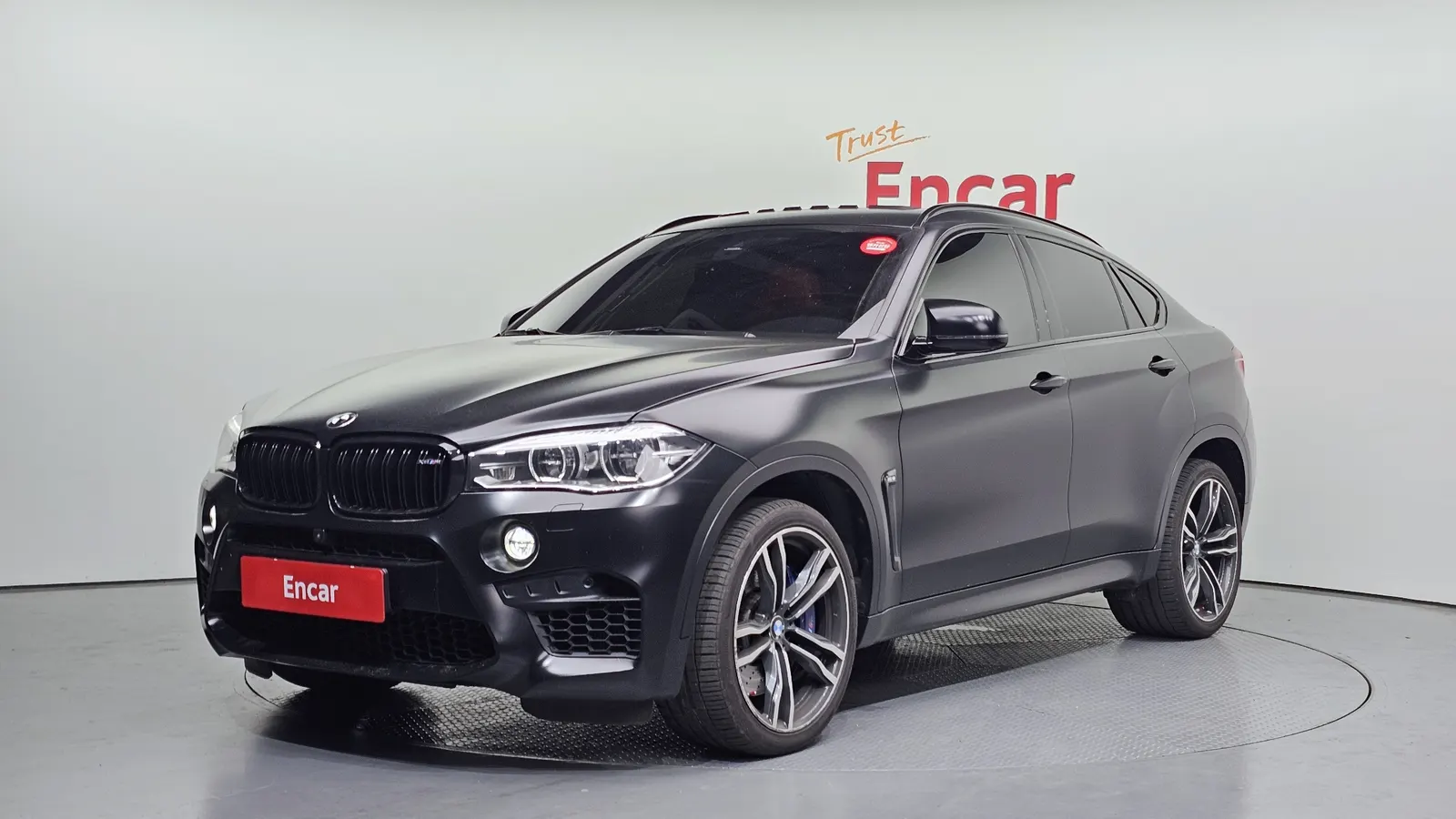 BMW X6M (F16) 4.4 2017 — photo 1 sur 20