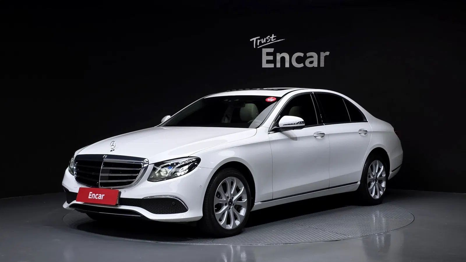 Mercedes-Benz Classe E E300 4MATIC Exclusive (W213) 2020 — photo 1 sur 20