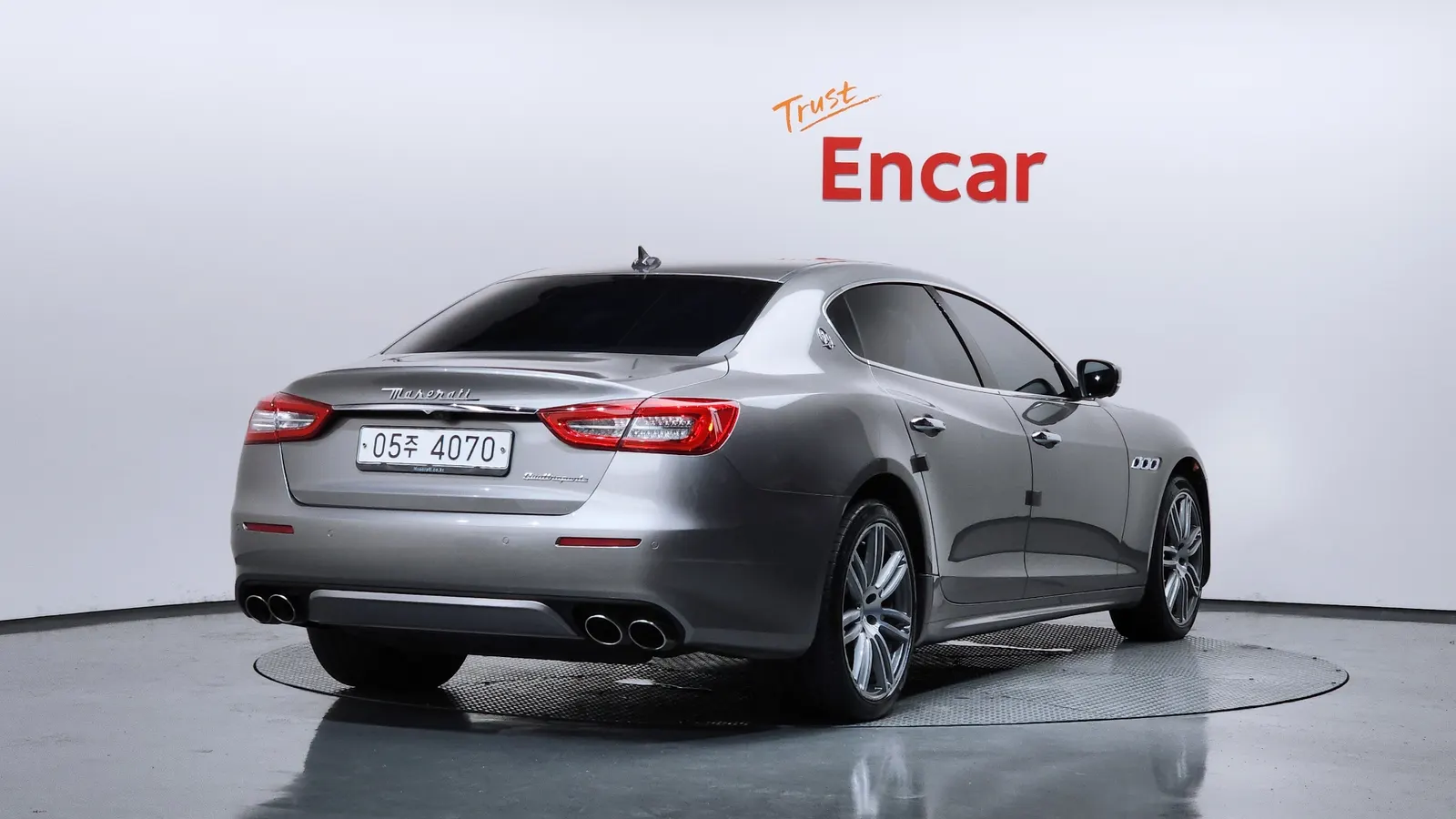 Maserati Quattroporte 3.0 Diesel GranLusso 2017 — photo 1 sur 32