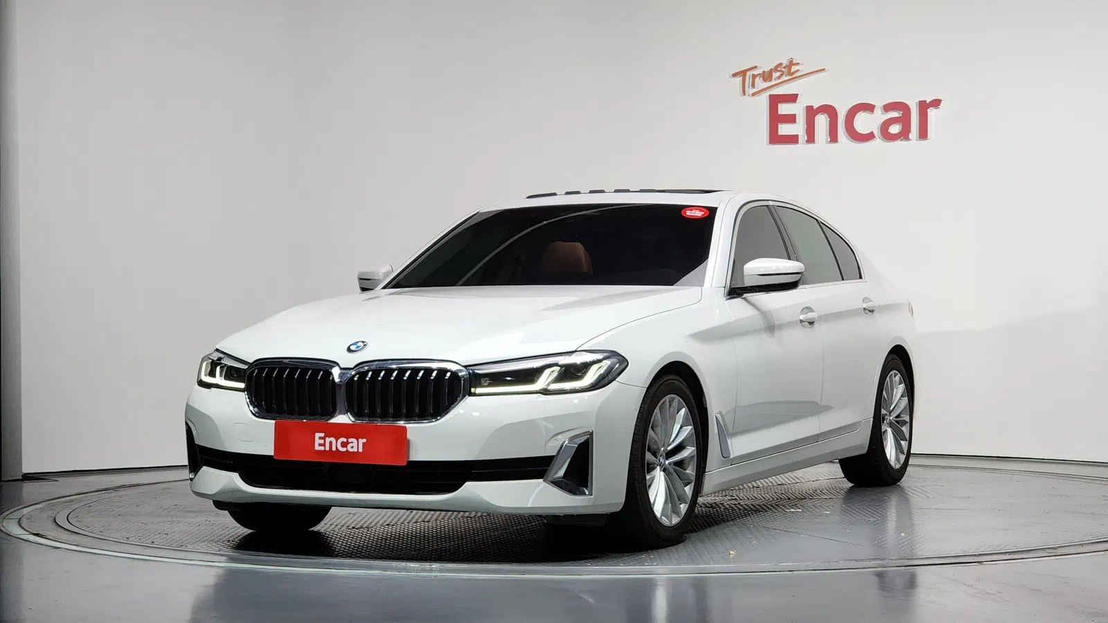 BMW Série 5 (G30) 520i Luxury 2022 — photo 1 sur 33