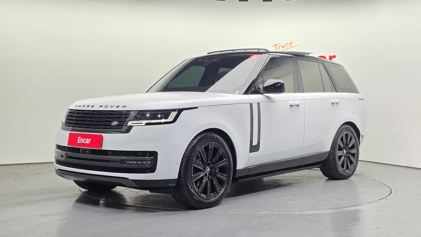 Land Rover Range Rover 5e génération P550E AB 2025 — photo 1 sur 20