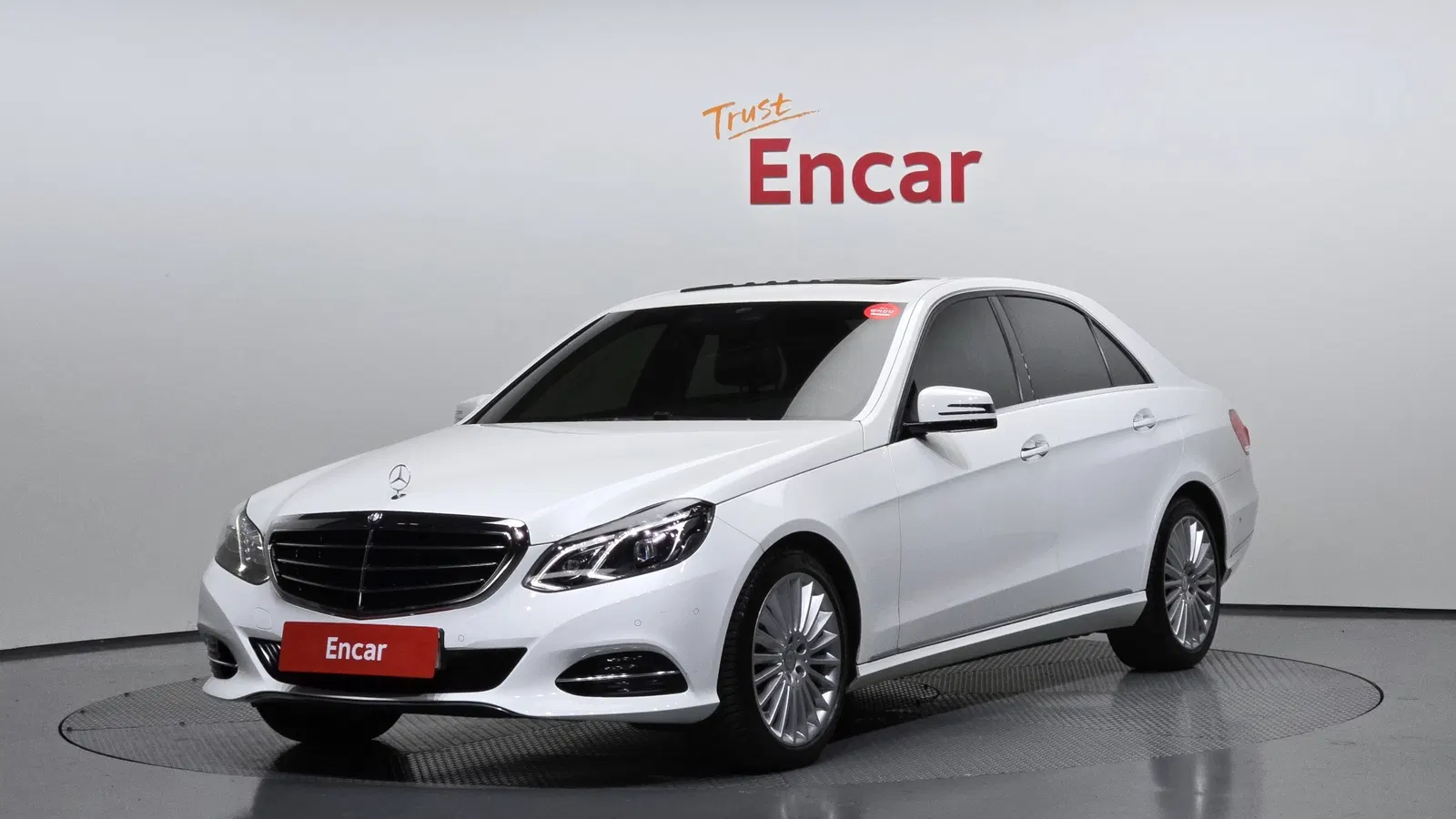 Mercedes-Benz Classe E E300 Elegance (W212) 2016 — photo 1 sur 20
