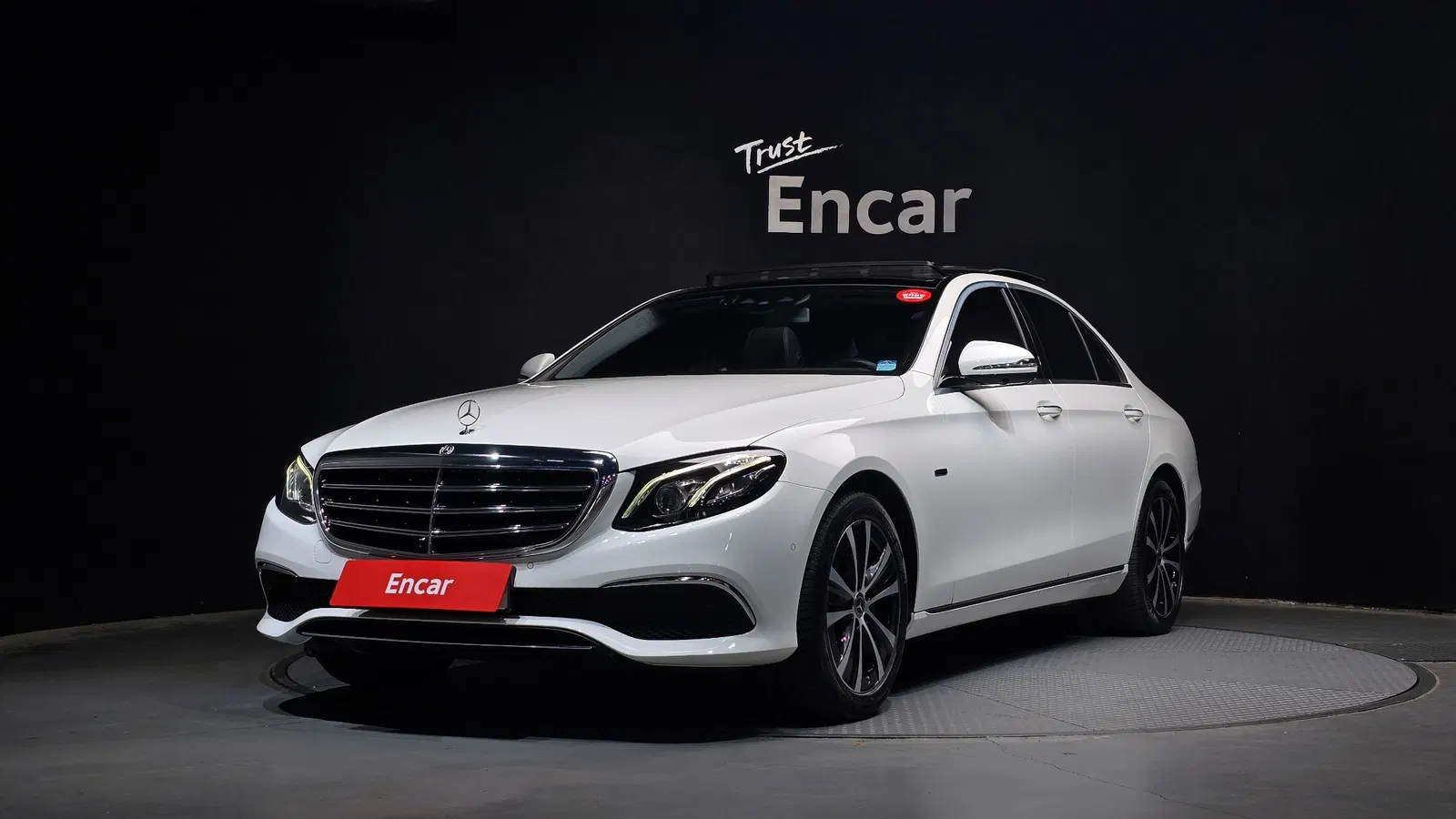 Mercedes-Benz Classe E E300e Exclusive (W213) 2019 — photo 1 sur 31