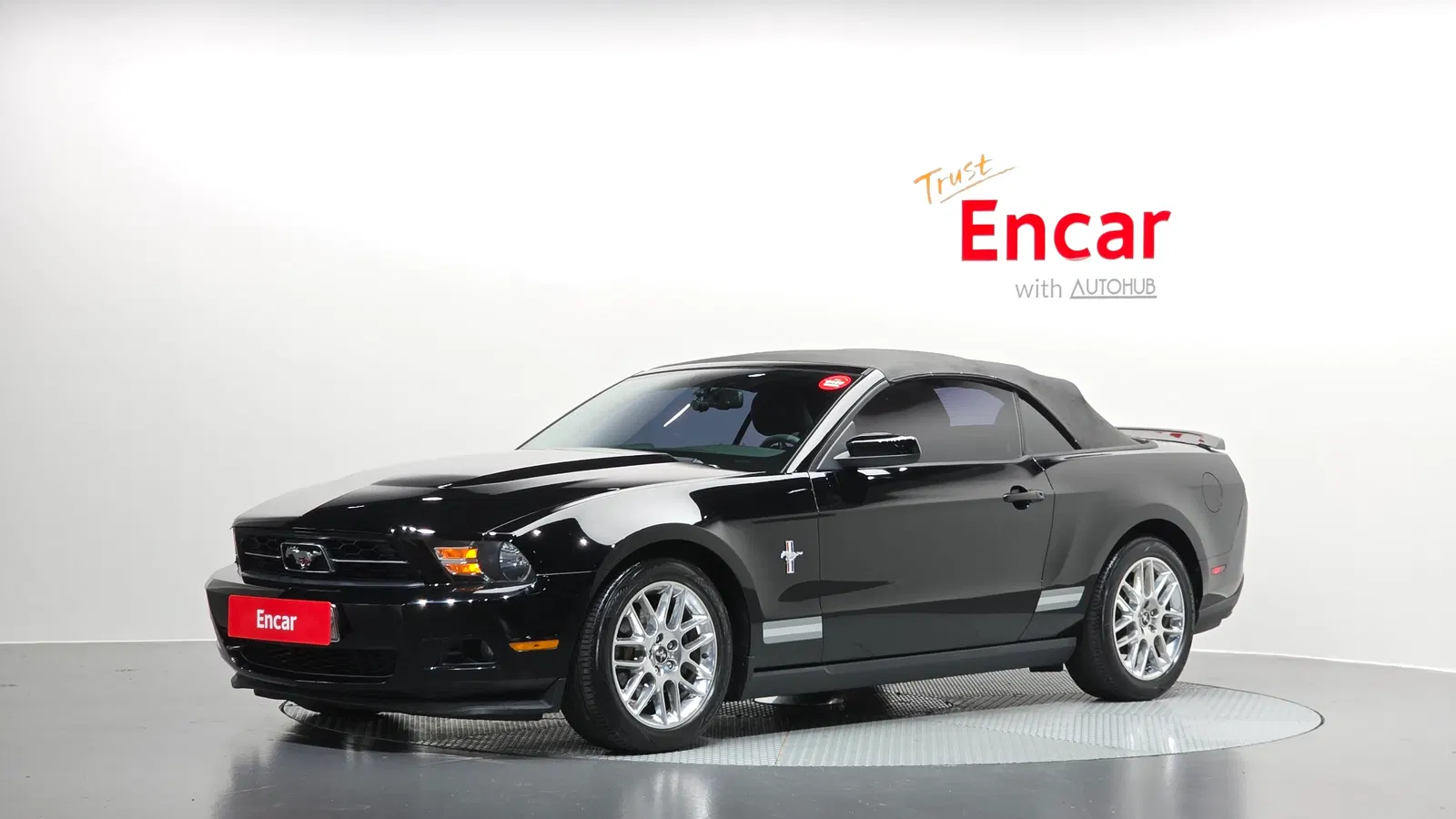Ford Mustang Convertible 2012 — photo 1 sur 20