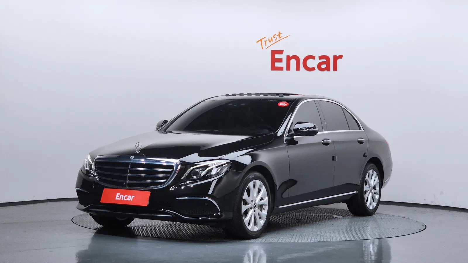 Mercedes-Benz Classe E E300 4MATIC Exclusive (W213) 2019 — photo 1 sur 20