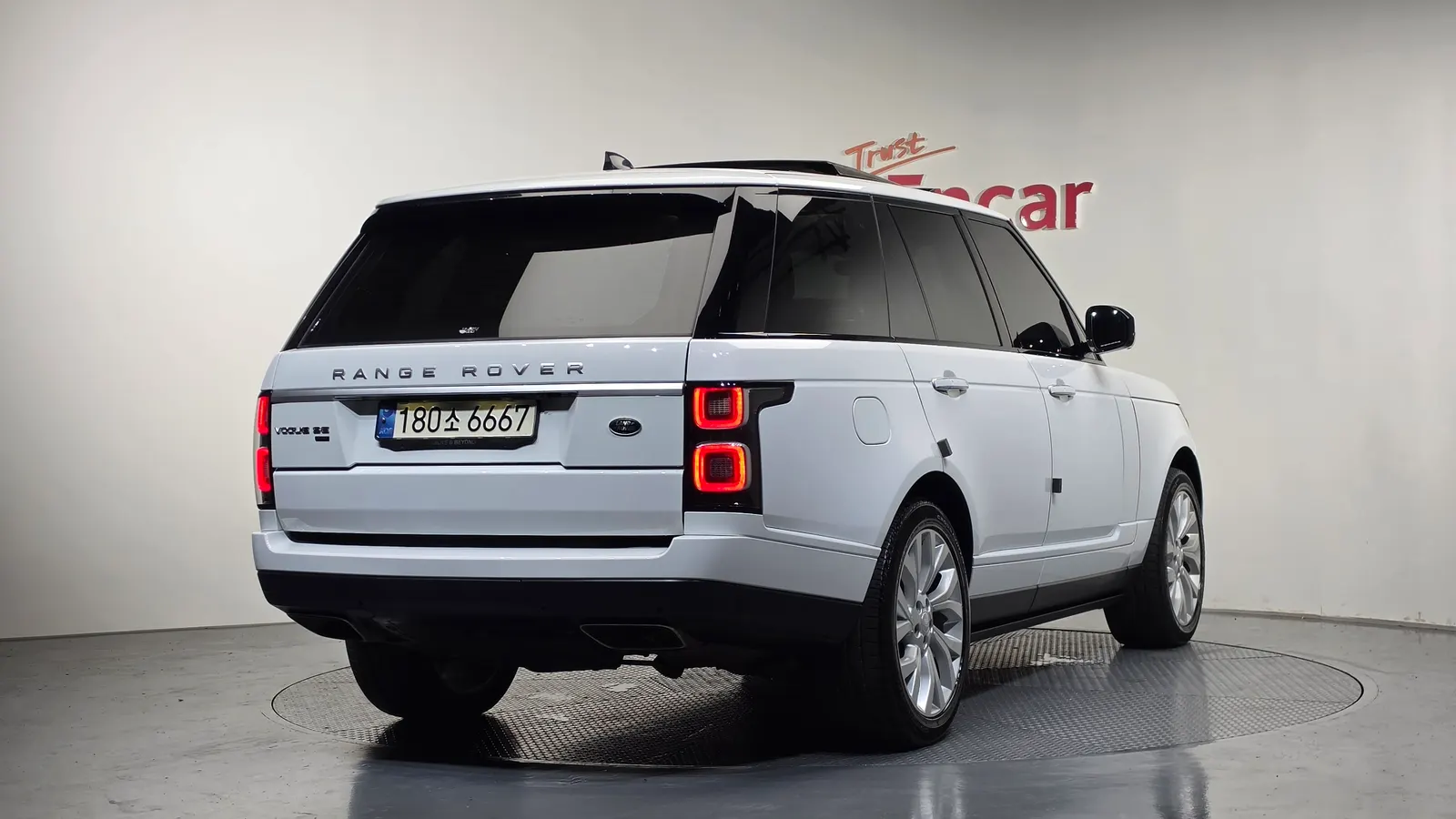 Land Rover Range Rover 4e génération D350 Vogue SE Diesel 2021 — photo 1 sur 45
