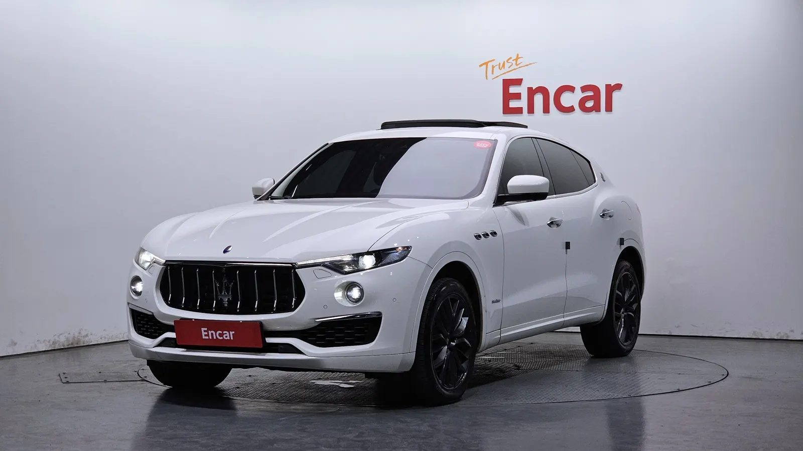Maserati Levante 3.0 AWD GranLusso 2019 — photo 1 sur 31