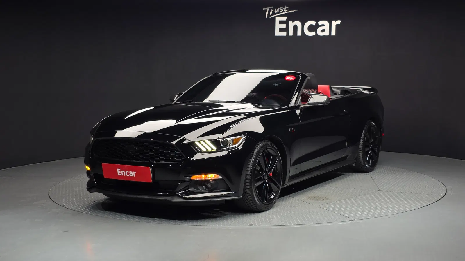 Ford Mustang Convertible 2017 — photo 1 sur 20