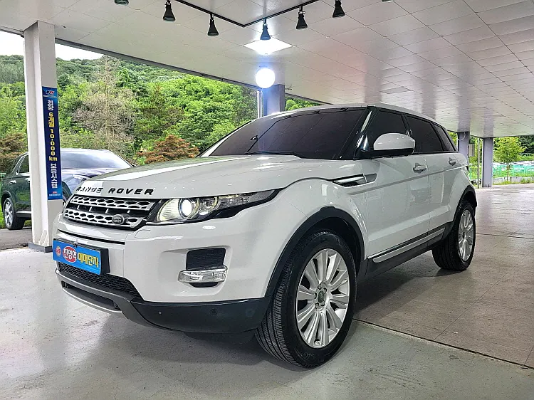 Land Rover Range Rover Evoque 2.2 SD4 Pure 2014 — photo 1 sur 26