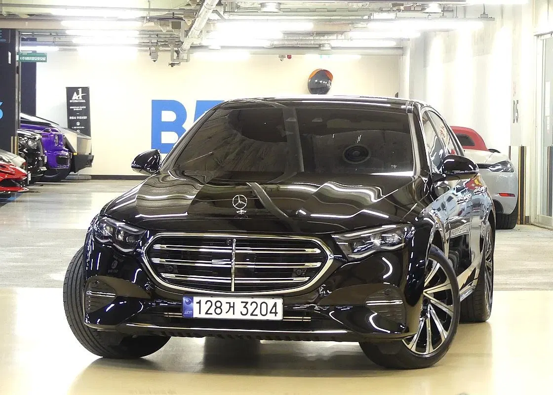 Mercedes-Benz Classe E E300 4MATIC Exclusive (W214) 2024 — photo 1 sur 26