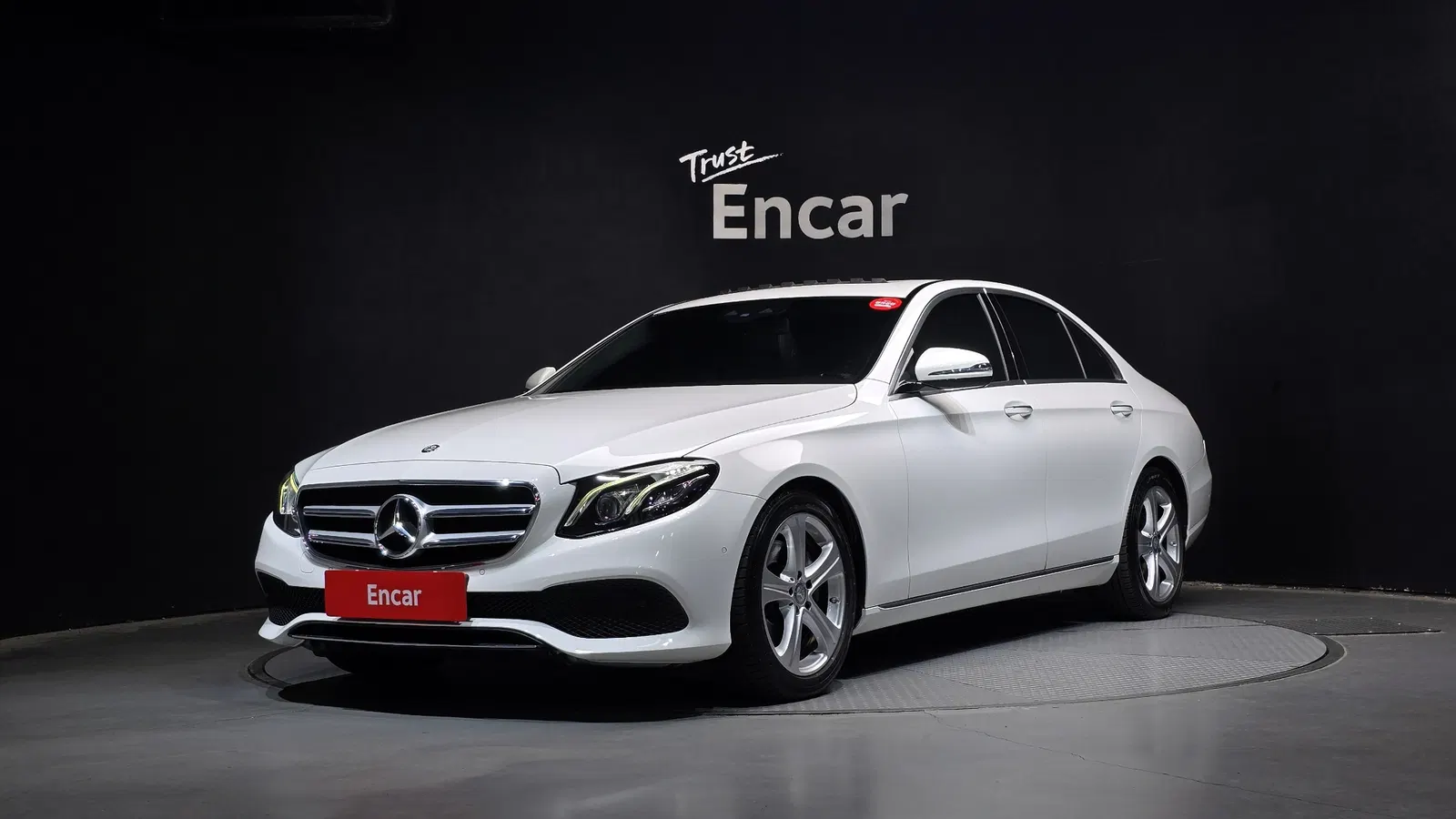 Mercedes-Benz Classe E E220d Avantgarde (W213) 2017 — photo 1 sur 20