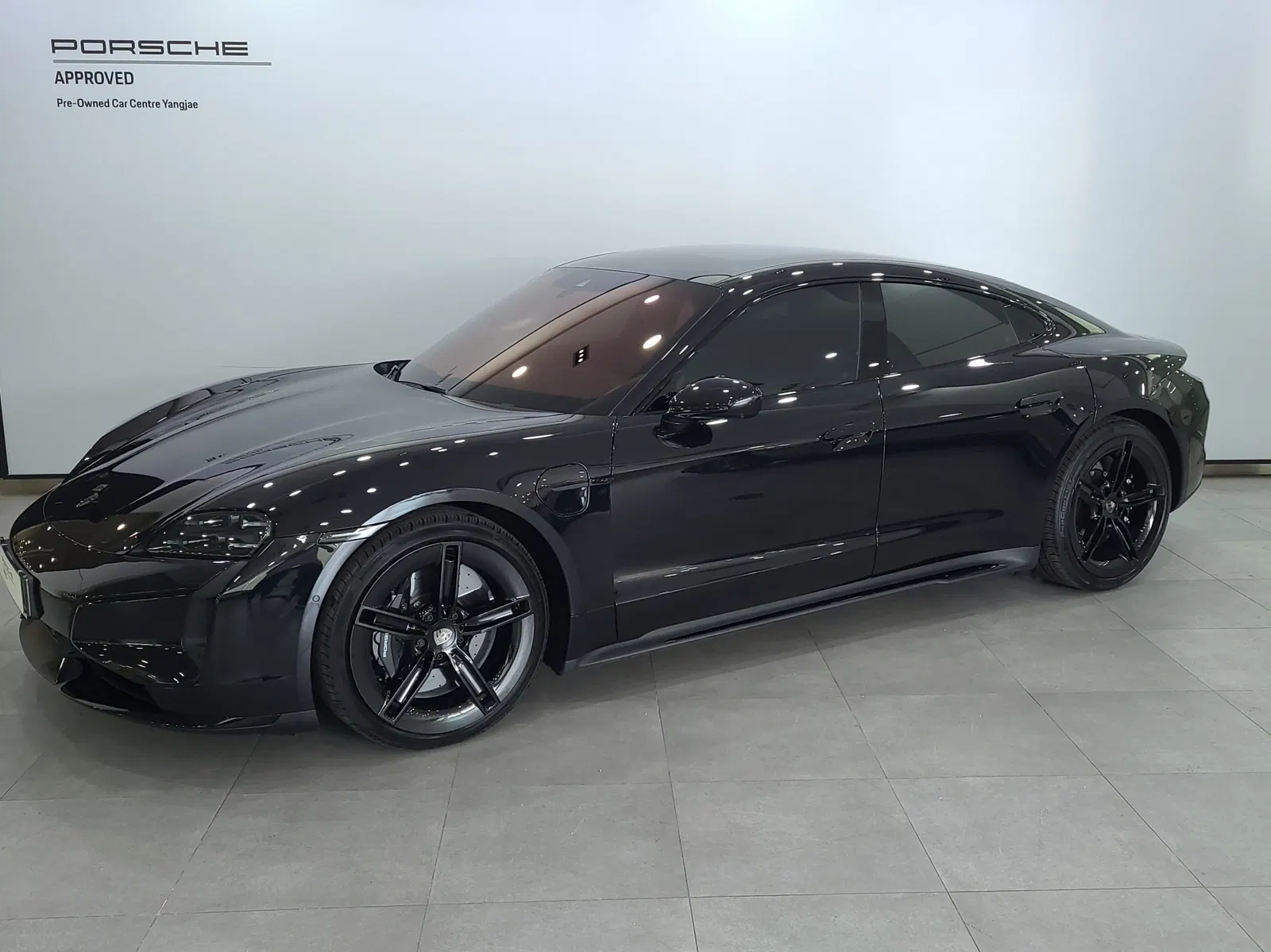 Porsche Taycan Turbo S 2025 — photo 1 sur 26