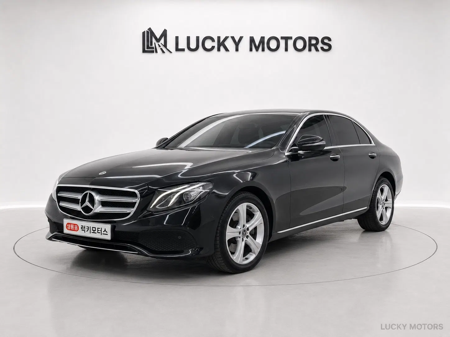Mercedes-Benz Classe E E200 Avantgarde (W213) 2018 — photo 1 sur 8