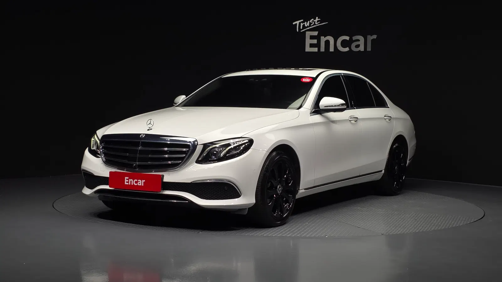 Mercedes-Benz Classe E E300 4MATIC Exclusive (W213) 2020 — photo 1 sur 20