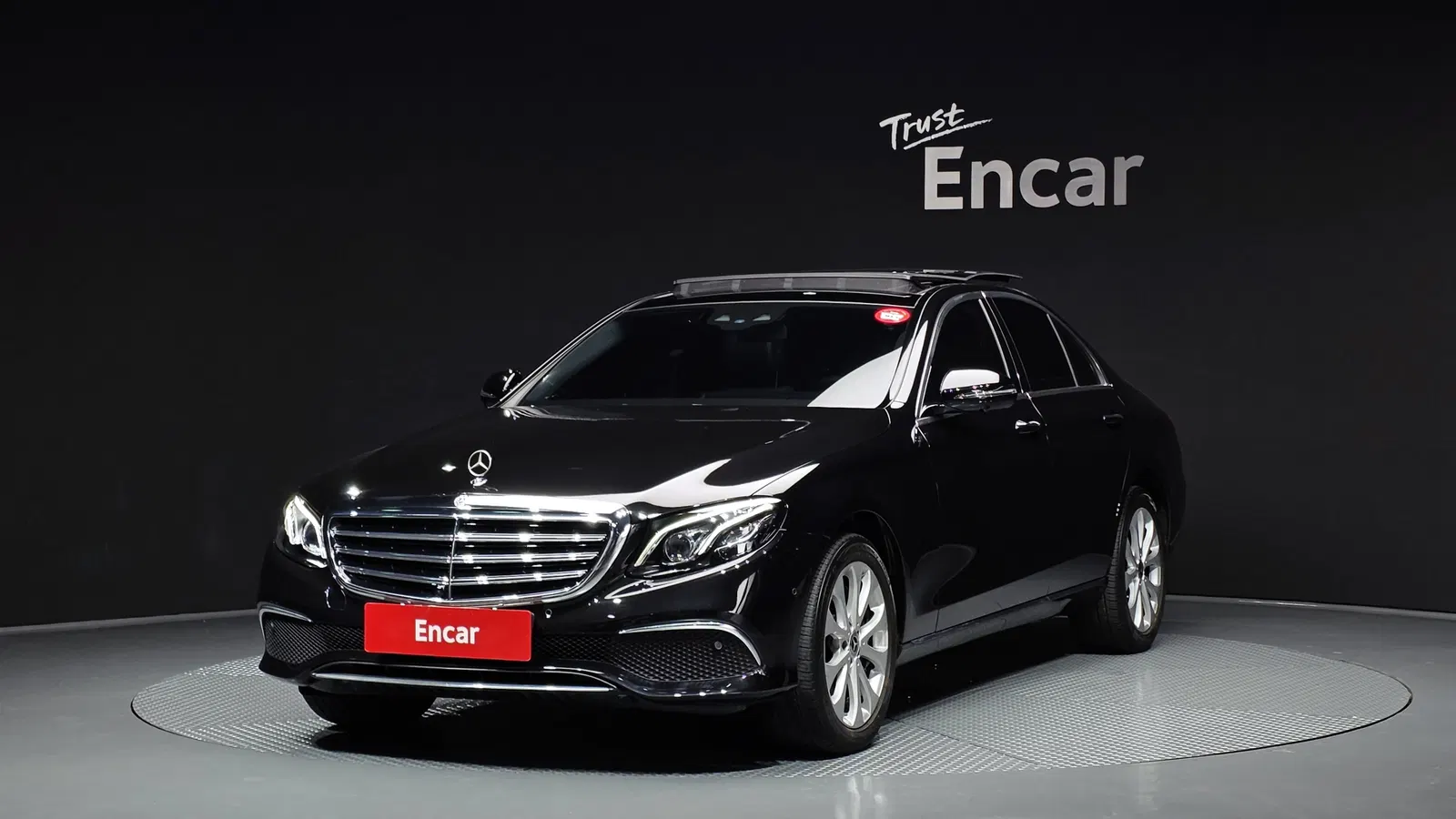 Mercedes-Benz Classe E E300 4MATIC Exclusive (W213) 2019 — photo 1 sur 30