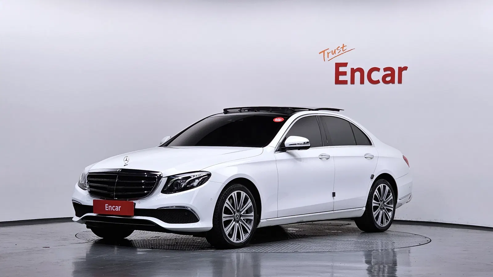 Mercedes-Benz Classe E E450 4MATIC Exclusive (W213) 2020 — photo 1 sur 36