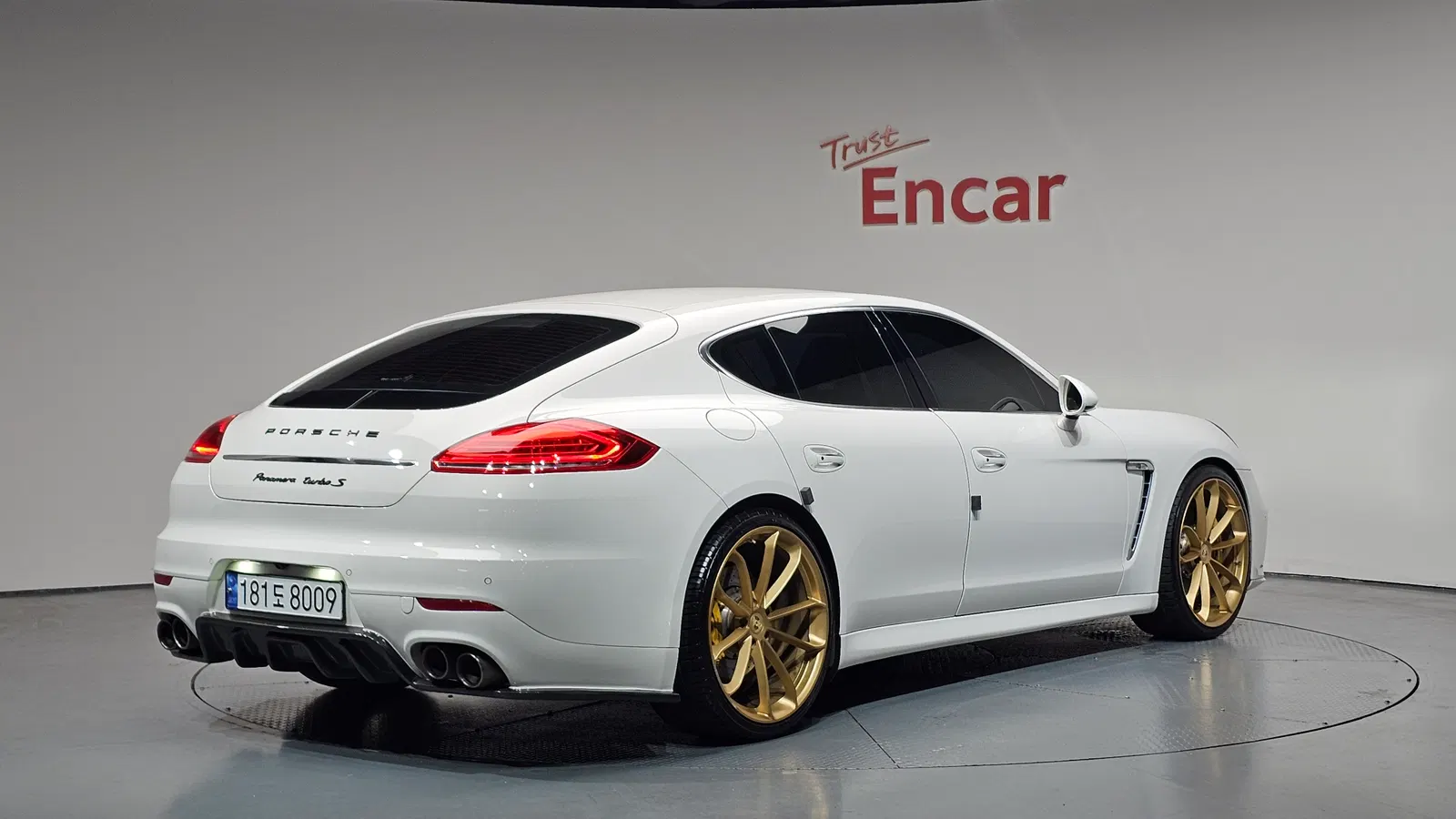 Porsche Panamera 4.8 Turbo 2010 — photo 1 sur 40