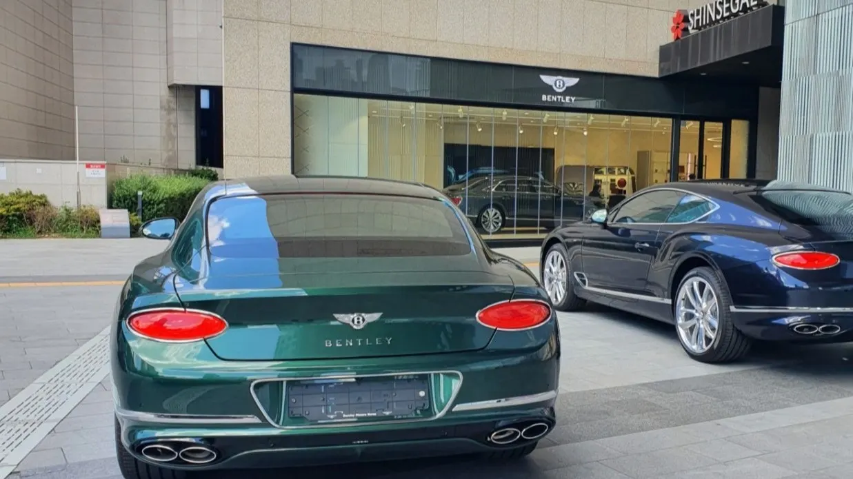 Bentley Continental GT 3e génération 4.0 GT 2022 — photo 1 sur 24