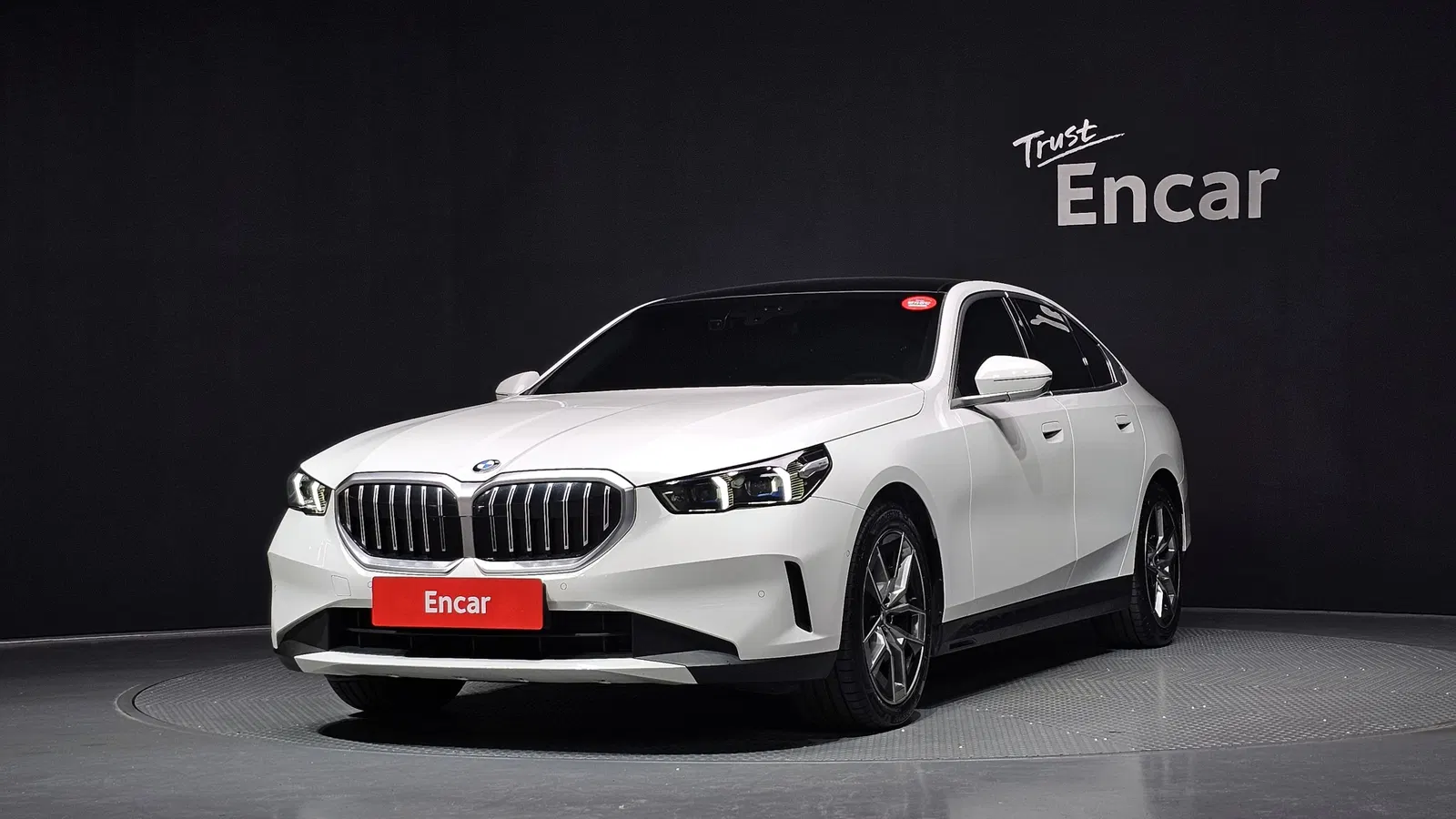 BMW Série 5 (G60) 520i 2024 — photo 1 sur 33