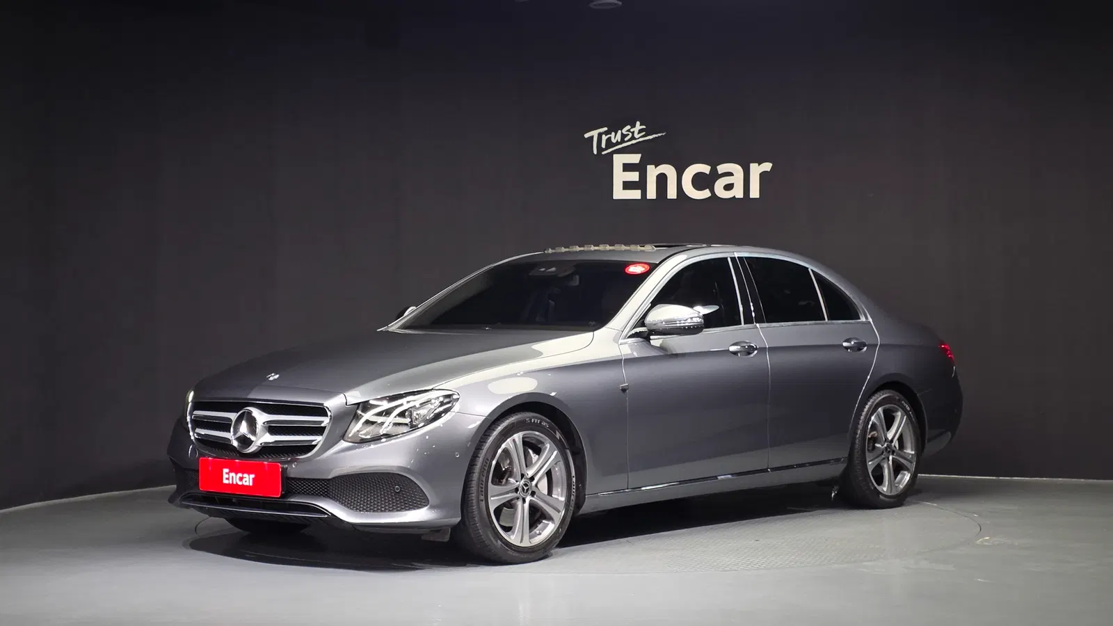 Mercedes-Benz Classe E E300 Avantgarde (W213) 2019 — photo 1 sur 20