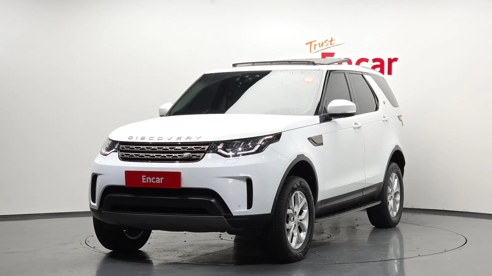Land Rover Discovery 5 2.0 SD4 SE 2019 — photo 1 sur 20