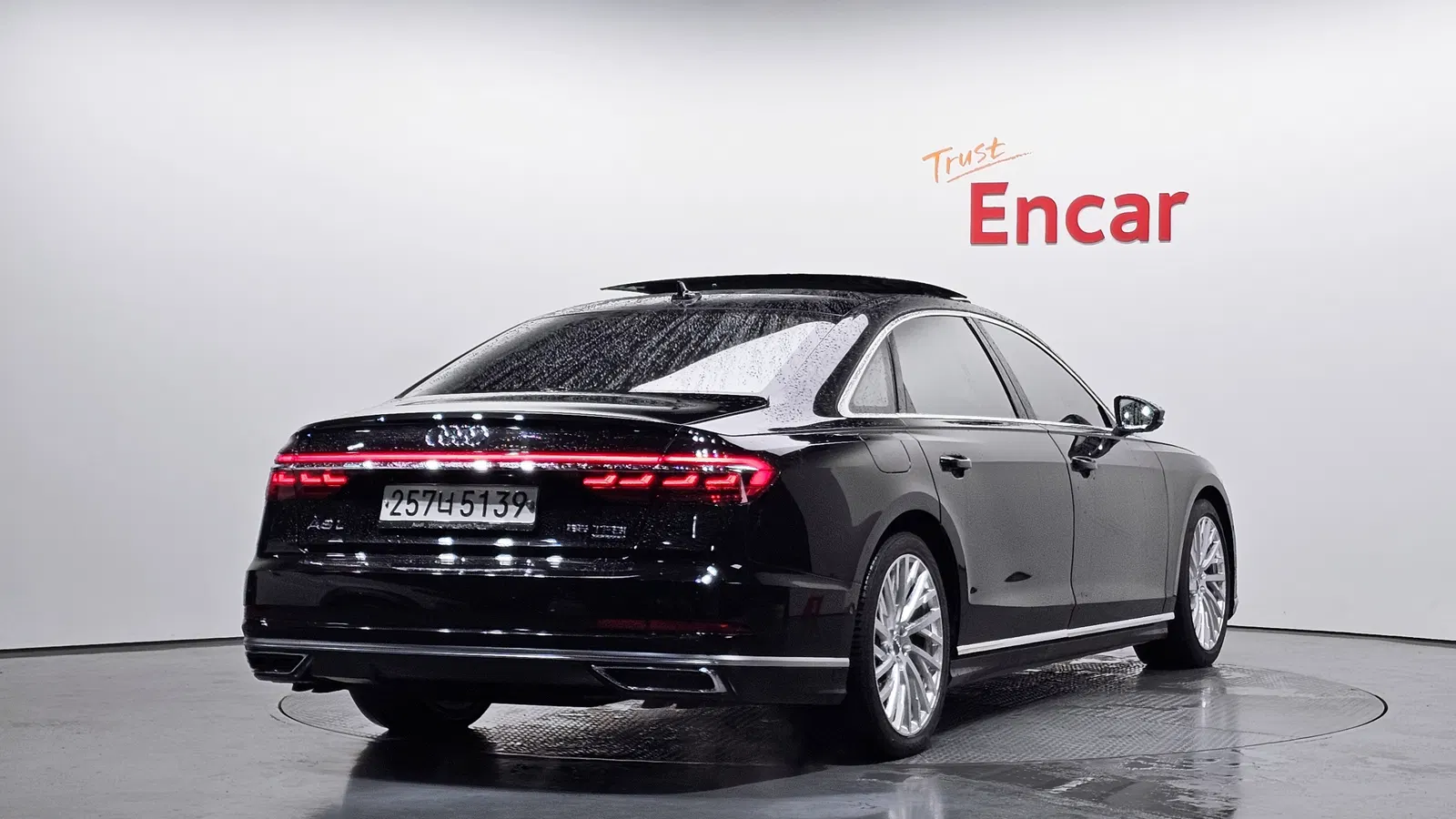 Audi A8 (D5) 55 TFSI Quattro LWB 2020 — photo 1 sur 32