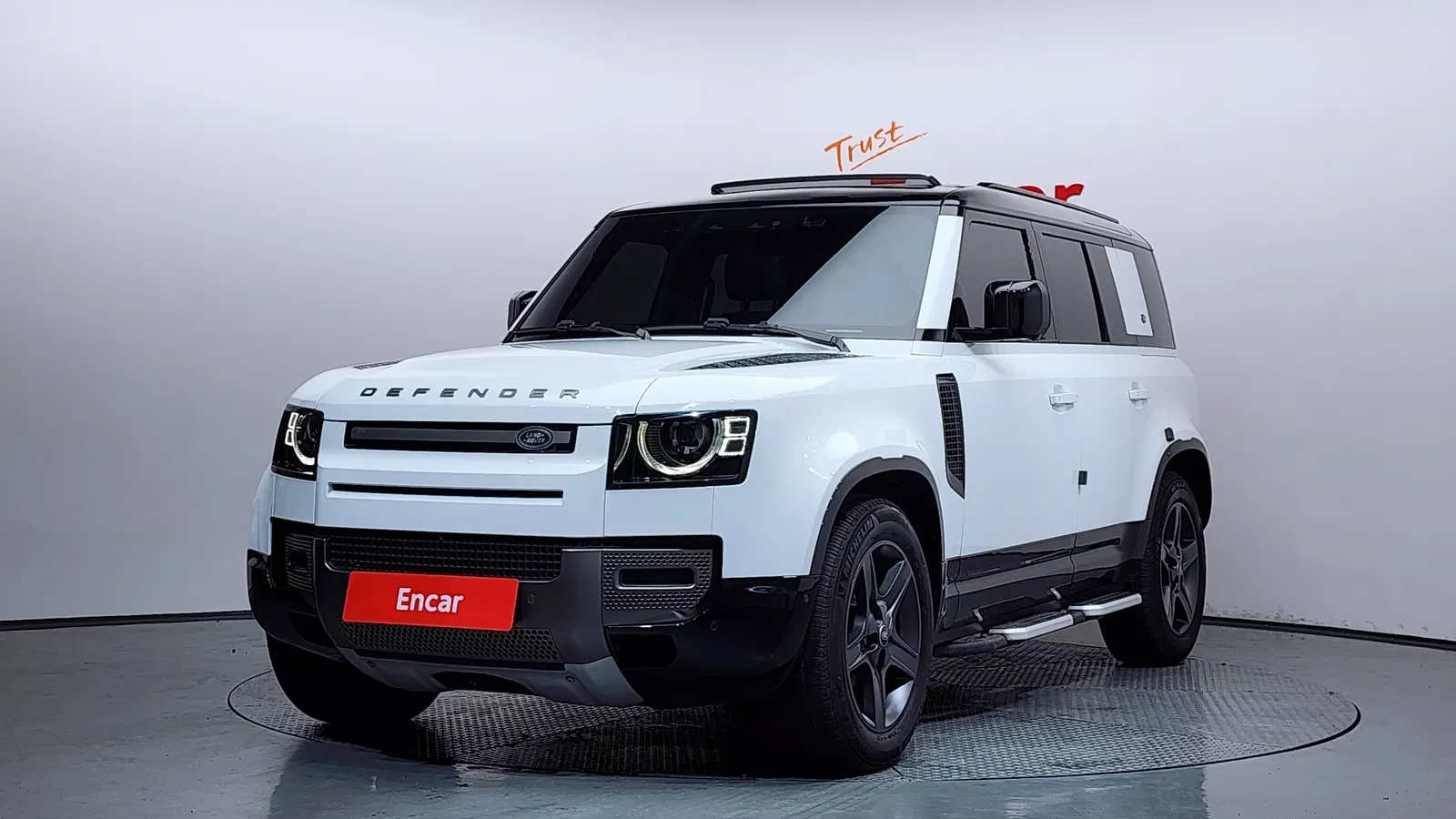Land Rover Defender (L663) 110 P300 X-Dynamic SE 2024 — photo 1 sur 38