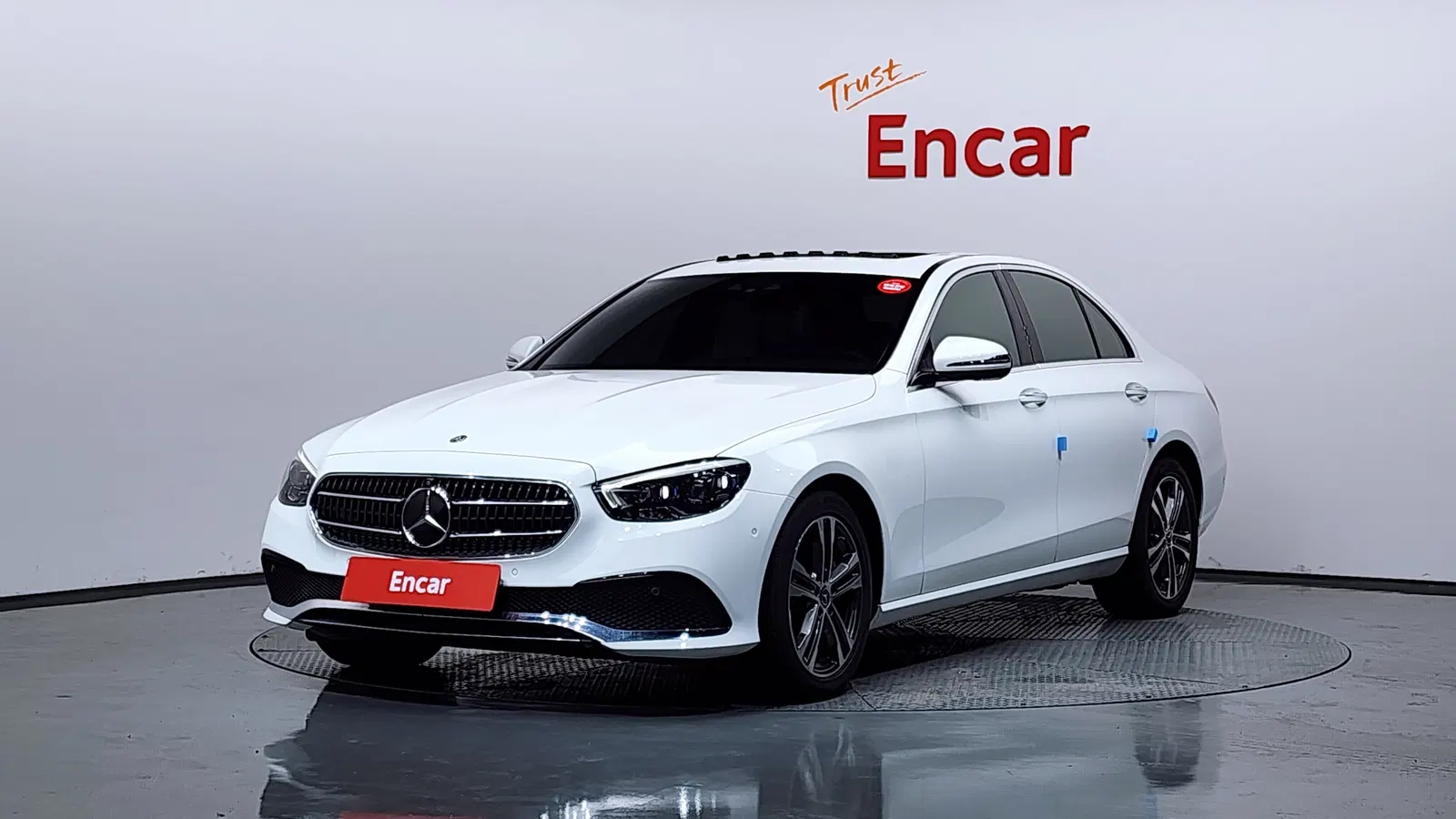 Mercedes-Benz Classe E E350 4MATIC Avantgarde (W213) 2021 — photo 1 sur 39