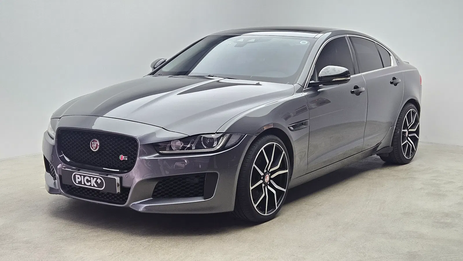 Jaguar XE 20d Prestige 2016 — photo 1 sur 26