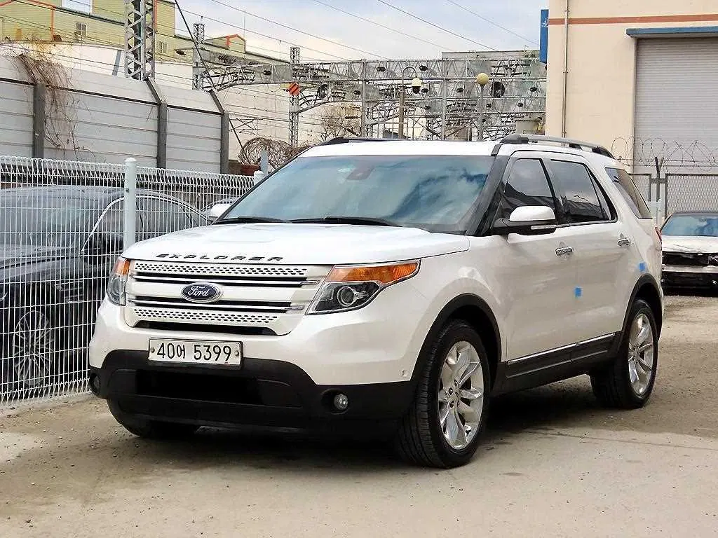 Ford Explorer 3.5 Limited 4WD 2014 — photo 1 sur 26