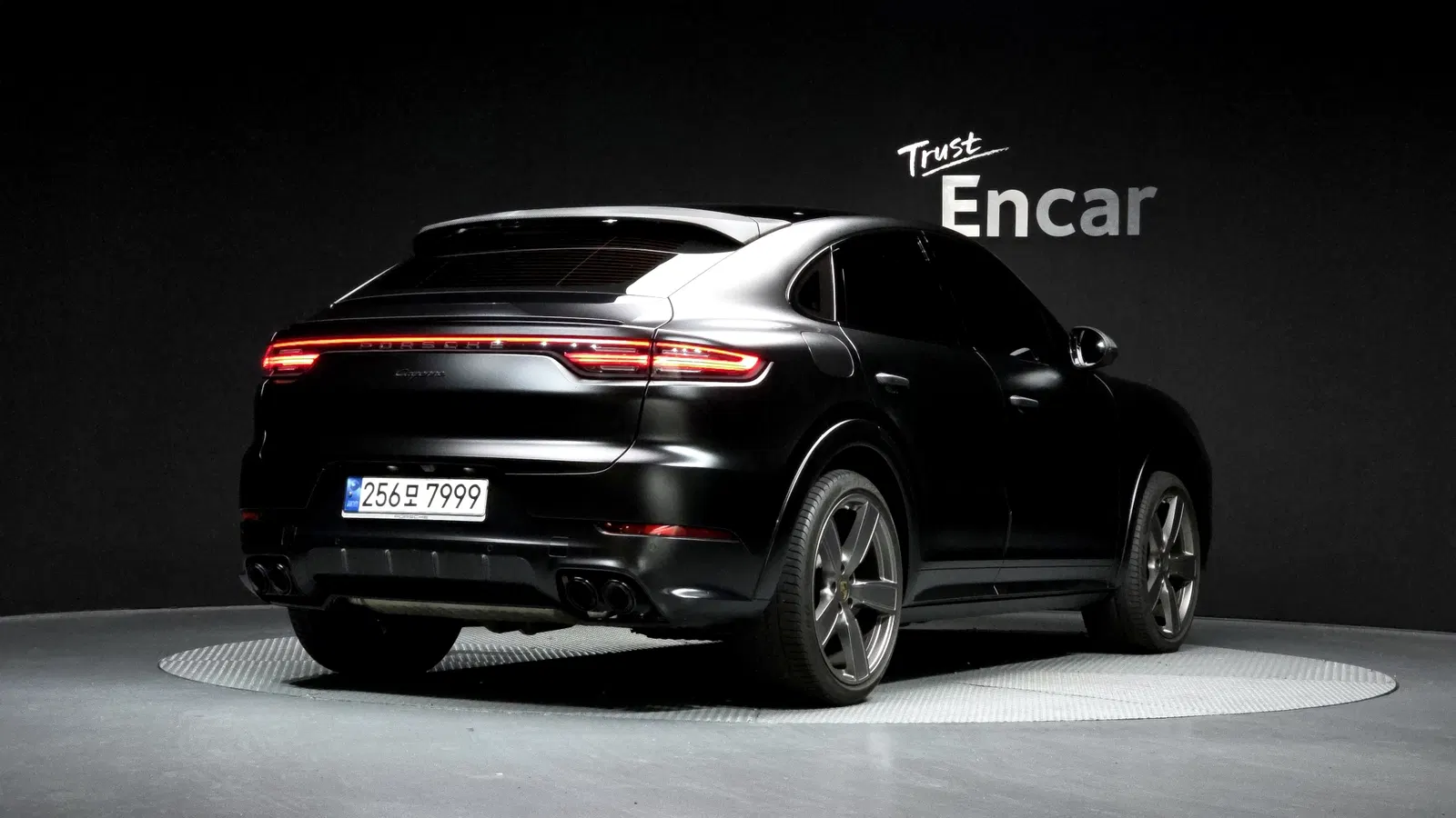 Porsche Cayenne (PO536) 3.0 Coupé Platinum Edition 2023 — photo 1 sur 39