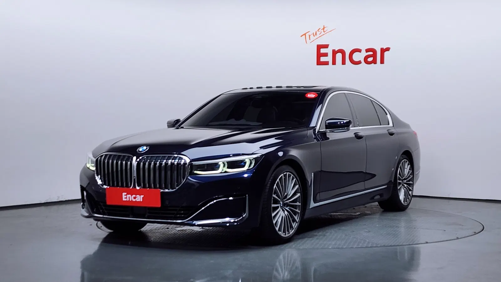 BMW Série 7 (G11) 740d xDrive Design Pure Excellence 2020 — photo 1 sur 20