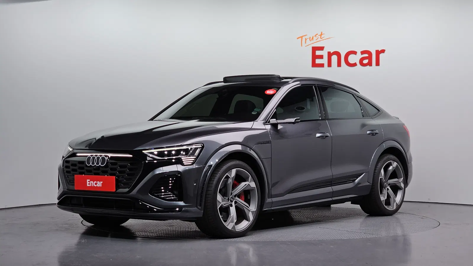 Audi SQ8 e-tron (GE) Quattro Sportback 2024 — photo 1 sur 33