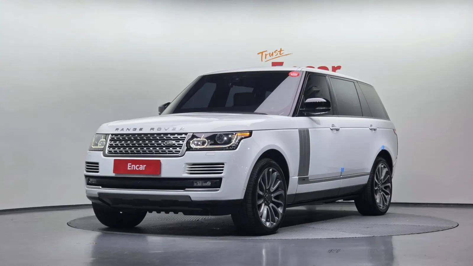 Land Rover Range Rover 4e génération 4.4 SDV8 AB LWB Diesel 2017 — photo 1 sur 37