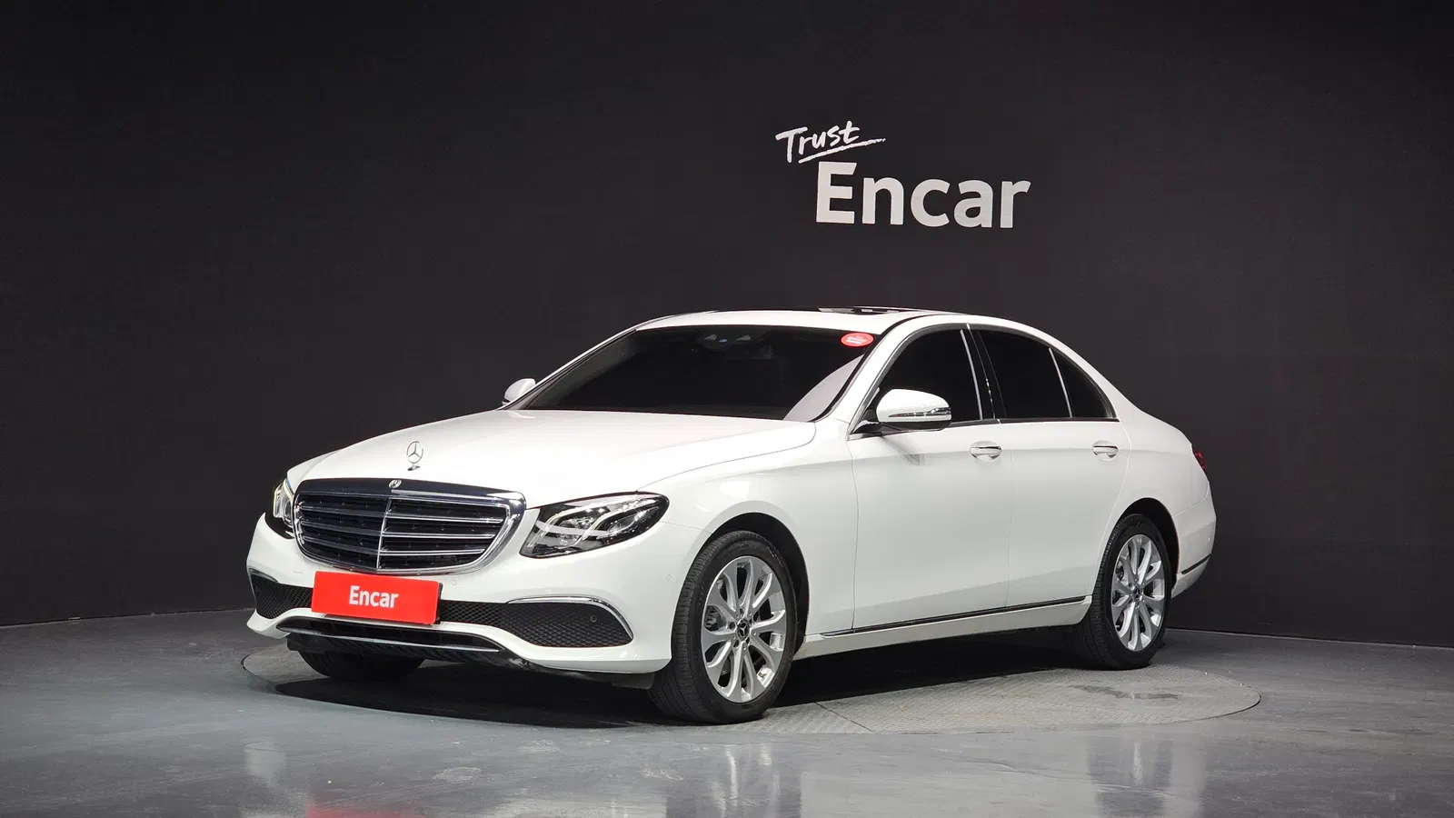 Mercedes-Benz Classe E E220d 4MATIC Exclusive (W213) 2018 — photo 1 sur 37