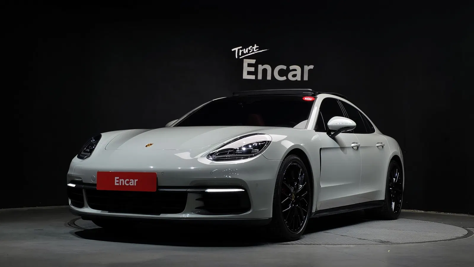 Porsche Panamera (971) 3.0 AWD 2018 — photo 1 sur 36
